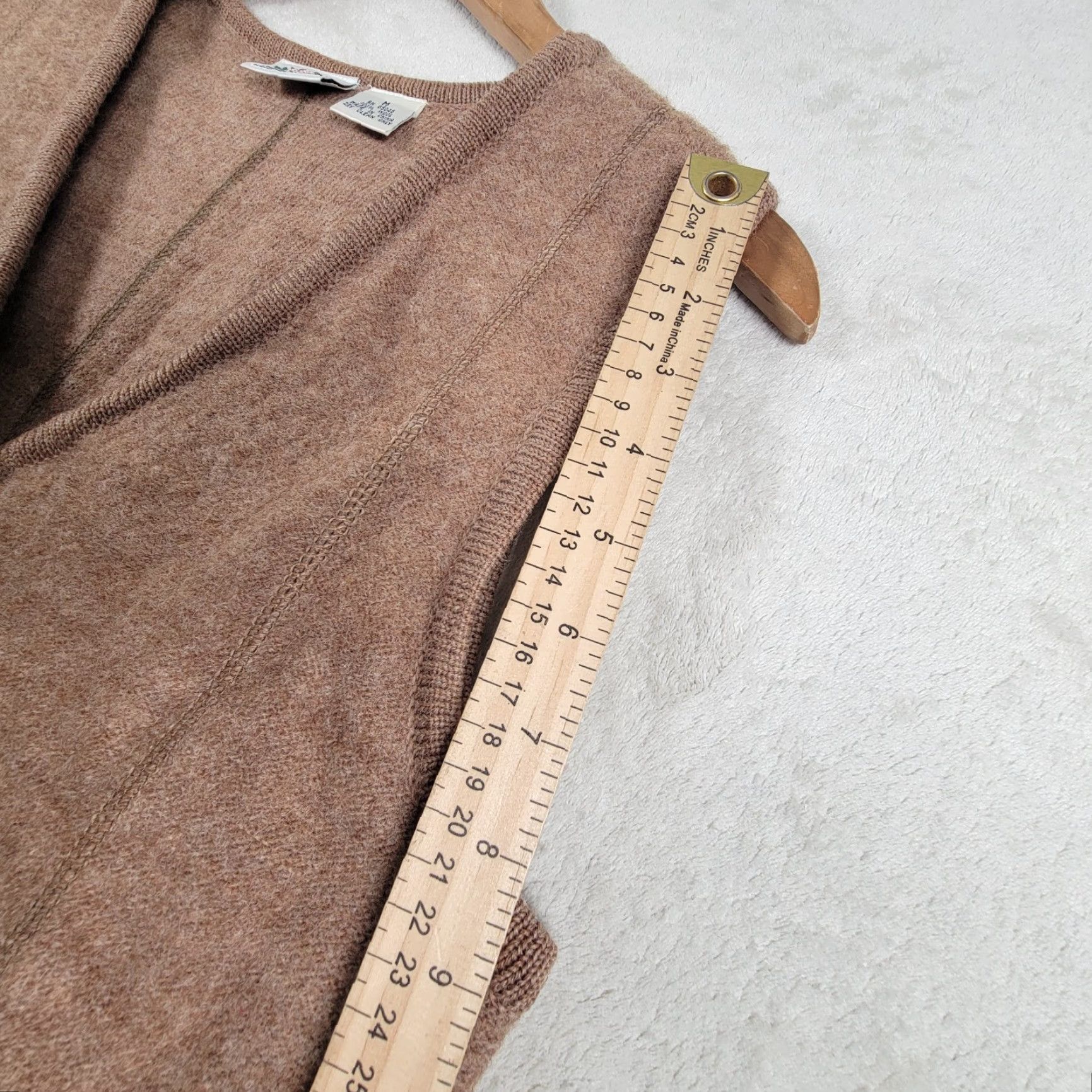 Class Club VINTAGE Club Classic Acrylic Sweater Vest Women’s Medium Shirt Sleeveless V-Neck Brown Solid Preppy 90s Casual Travel Business Womens Size M / US 6-8 / IT 42-44 - 5 Thumbnail