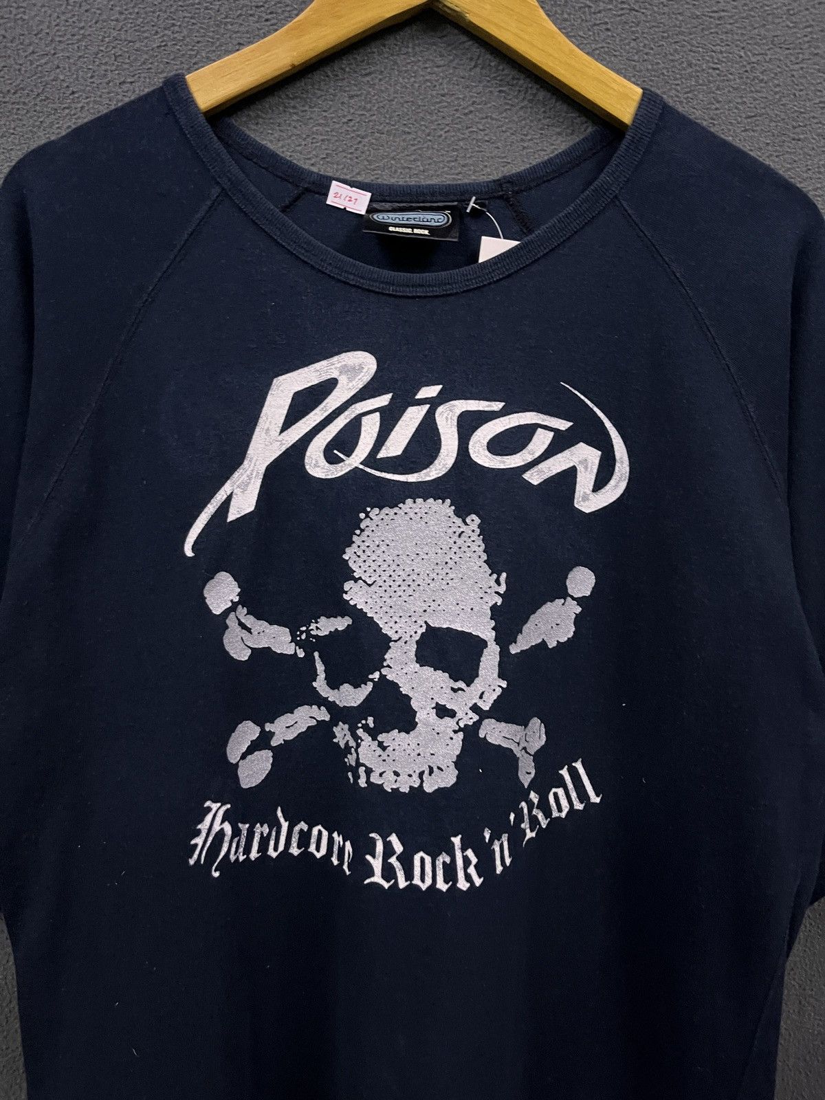 Band Tees VINTAGE 2005 POISON WINTERLAND TAG BAND TSHIRT Size US M / EU 48-50 / 2 - 4 Thumbnail