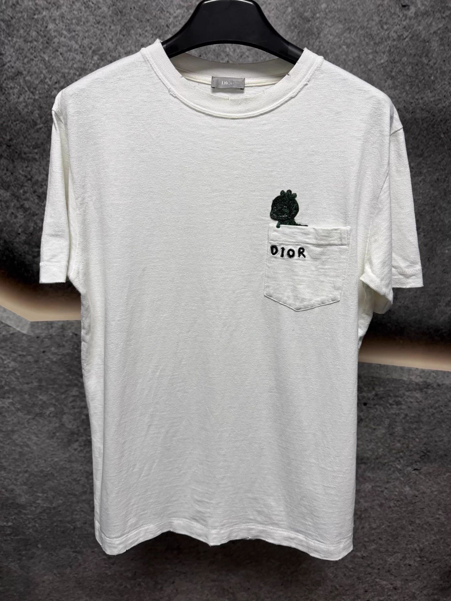 Dior Dior White Dino Pocket Short Sleeve T-Shirt S Size US S / EU 44-46 / 1 - 1 Thumbnail