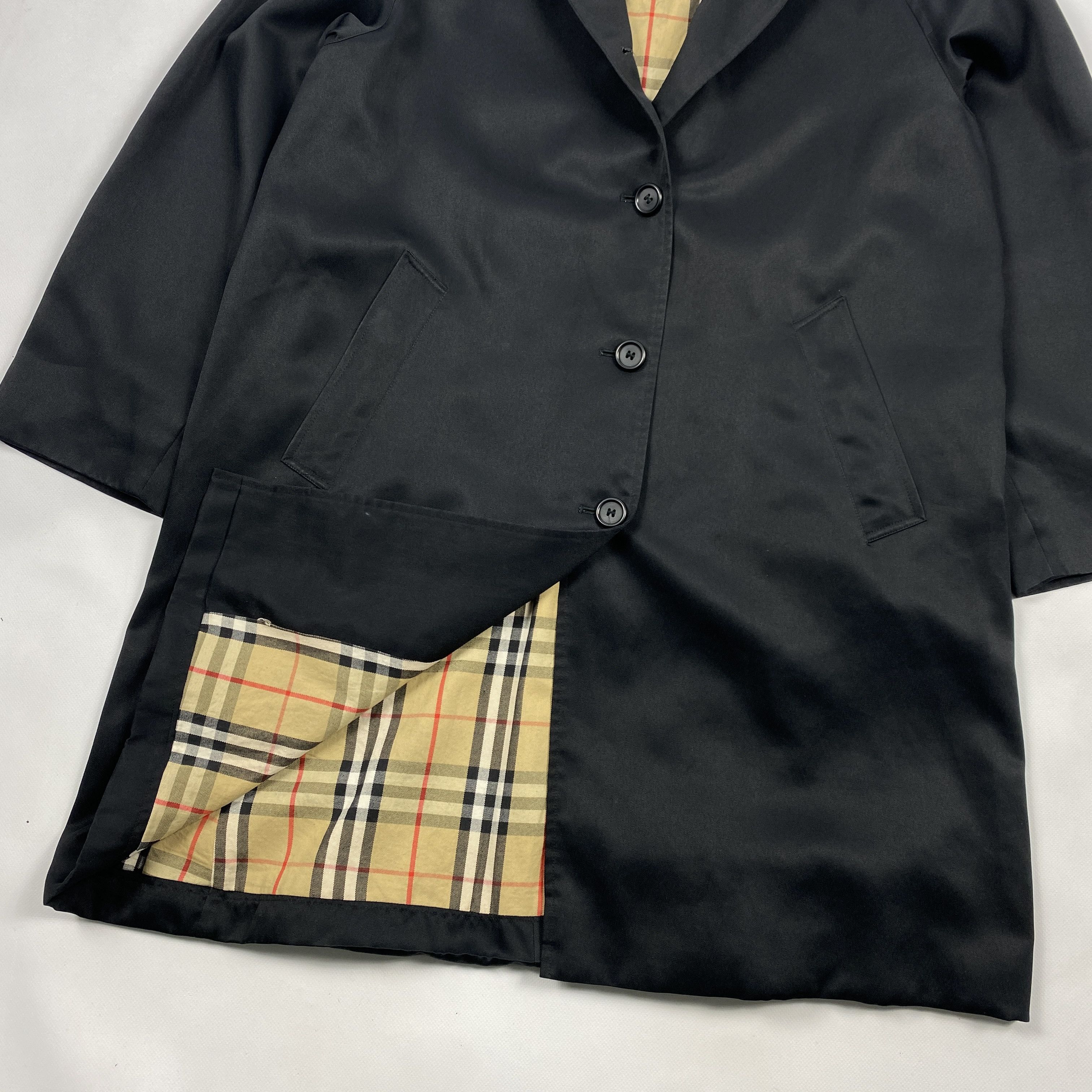Burberry × Vintage Women`s Vintage Burberrys Black Mini Trench Coat Size 12 Size M / US 6-8 / IT 42-44 - 5 Thumbnail