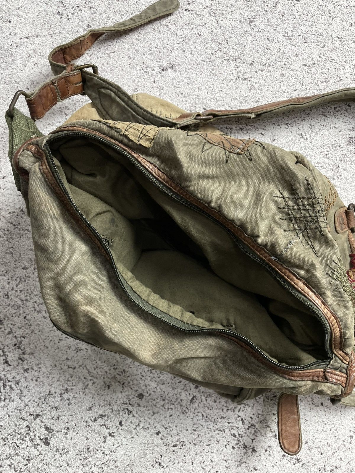 Kapital 2000s Gosh Military Patchwork Sashiko Sling Bag Kapital Styl Size ONE SIZE - 8 Thumbnail