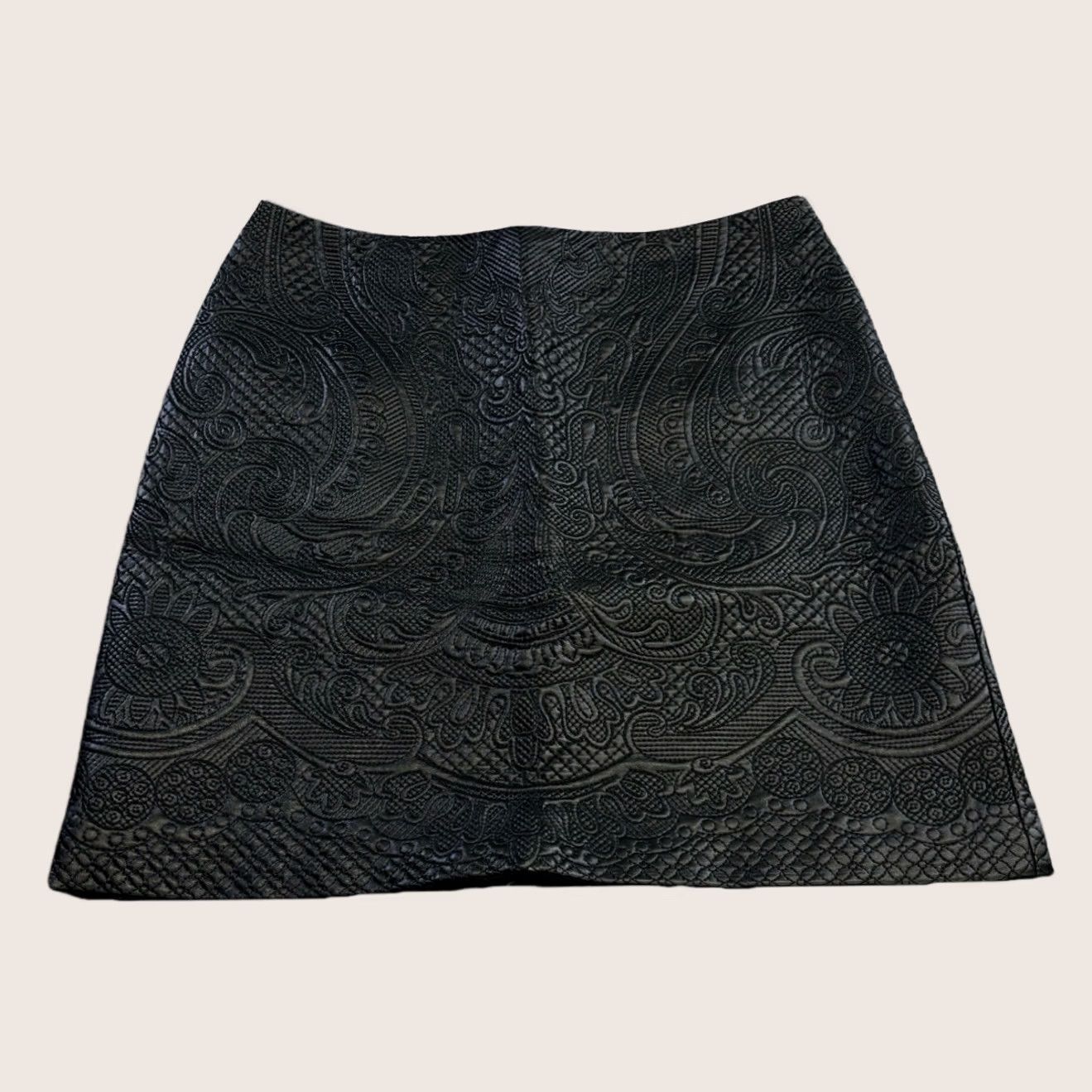 Karen Millen Karen Millen mini skirt 10 womens black paisley brocade vintage 10 Size 32" / US 10 / IT 46 - 1 Thumbnail