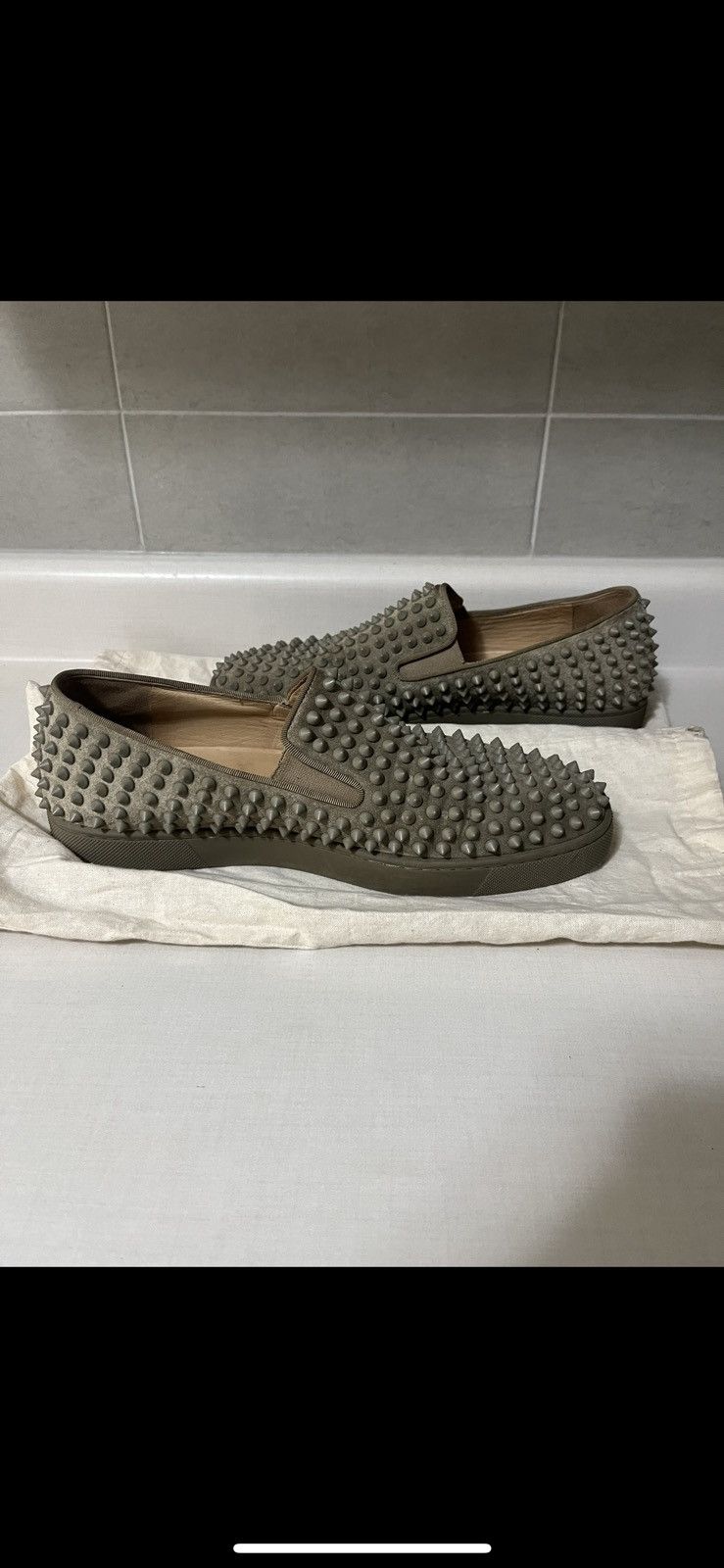 Khaki christian louboutin