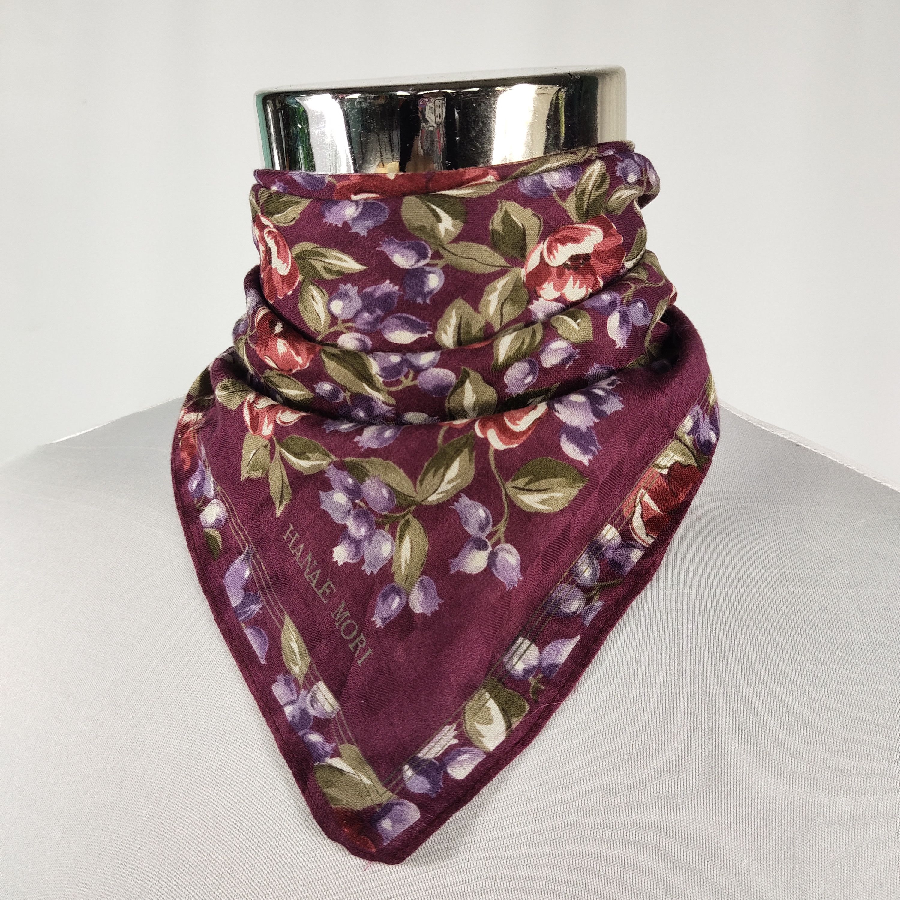 Hanae Mori Hanae Mori Handkerchief / Neckerchief / Bandana FZ710 Size ONE SIZE - 1 Thumbnail