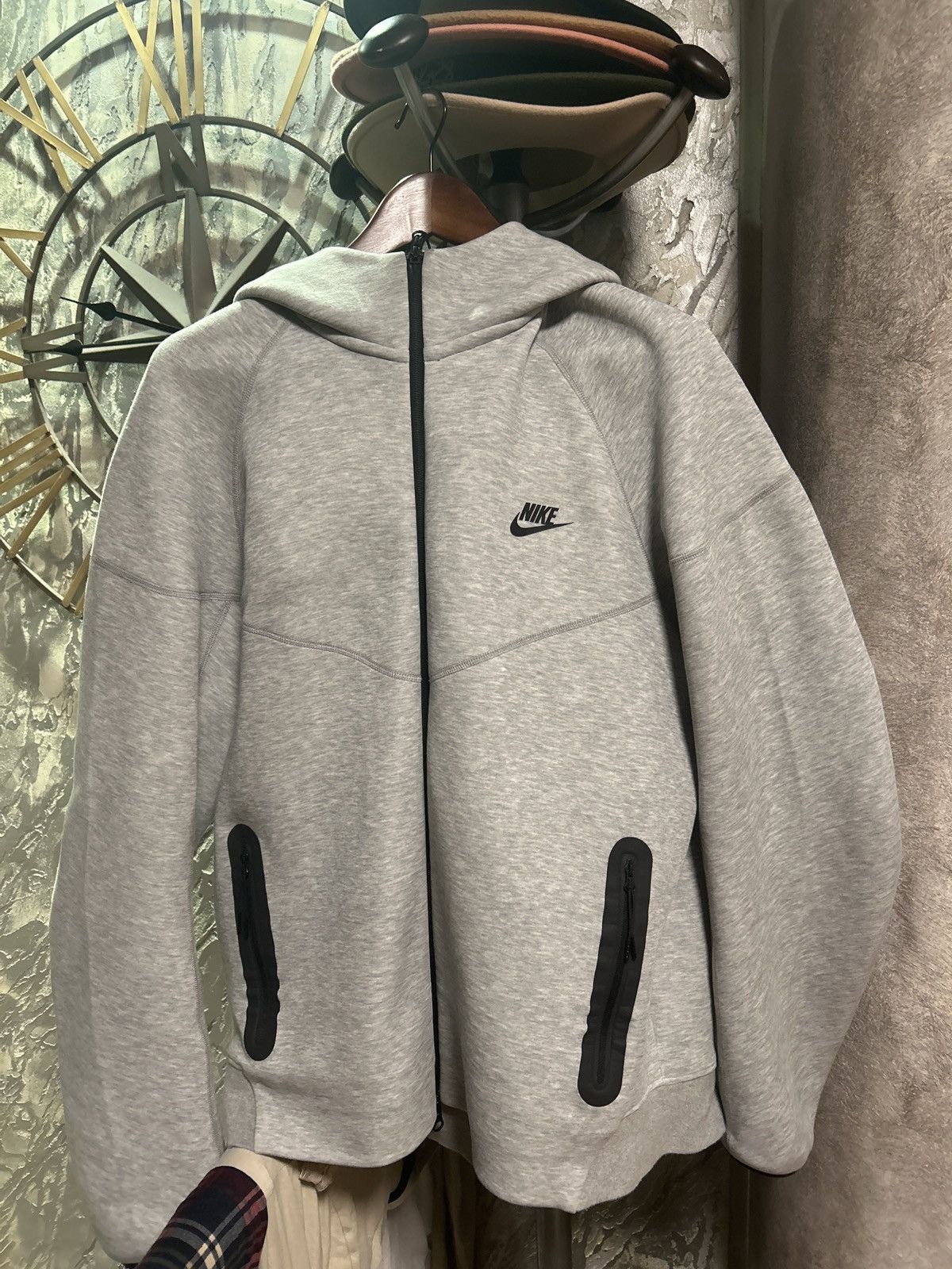 Nike Nike TCH FLC NEW SZN Size US XL / EU 56 / 4 - 1 Thumbnail