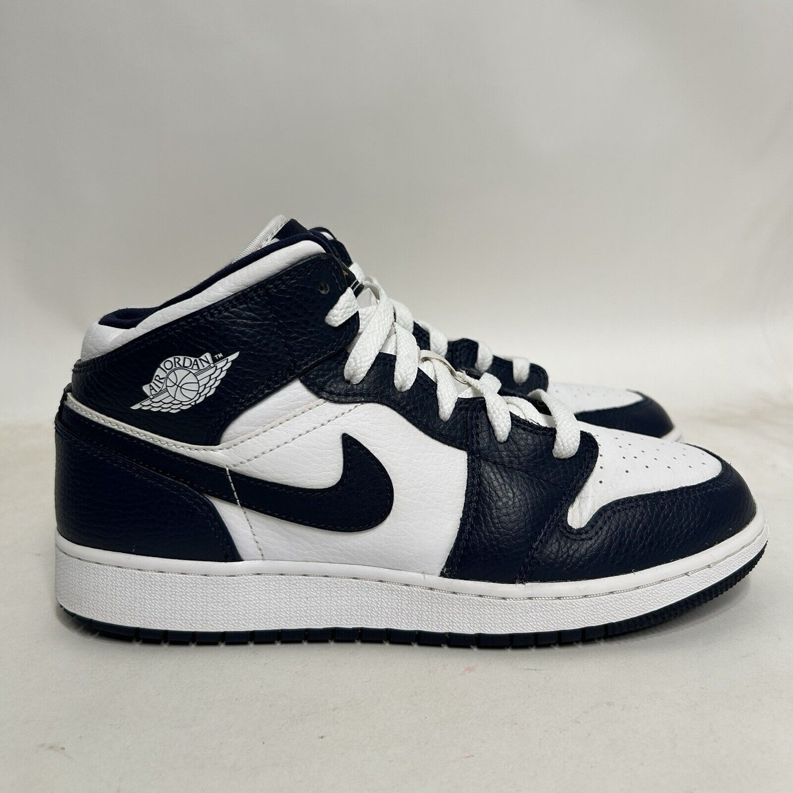 Jordan Brand Nike Shoes Air Jordan Air Jordan 1 Mid GS “Obsidian” 2024 Size US 8.5 / IT 38.5 - 5 Thumbnail