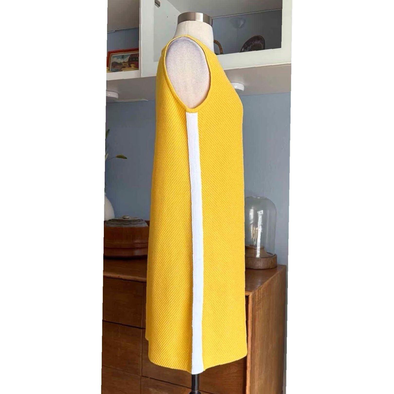 St. John VINTAGE ST. JOHN SoCa Novelty Knit Sleeveless Shift Dress S Yellow White Size S / US 4 / IT 40 - 3 Thumbnail