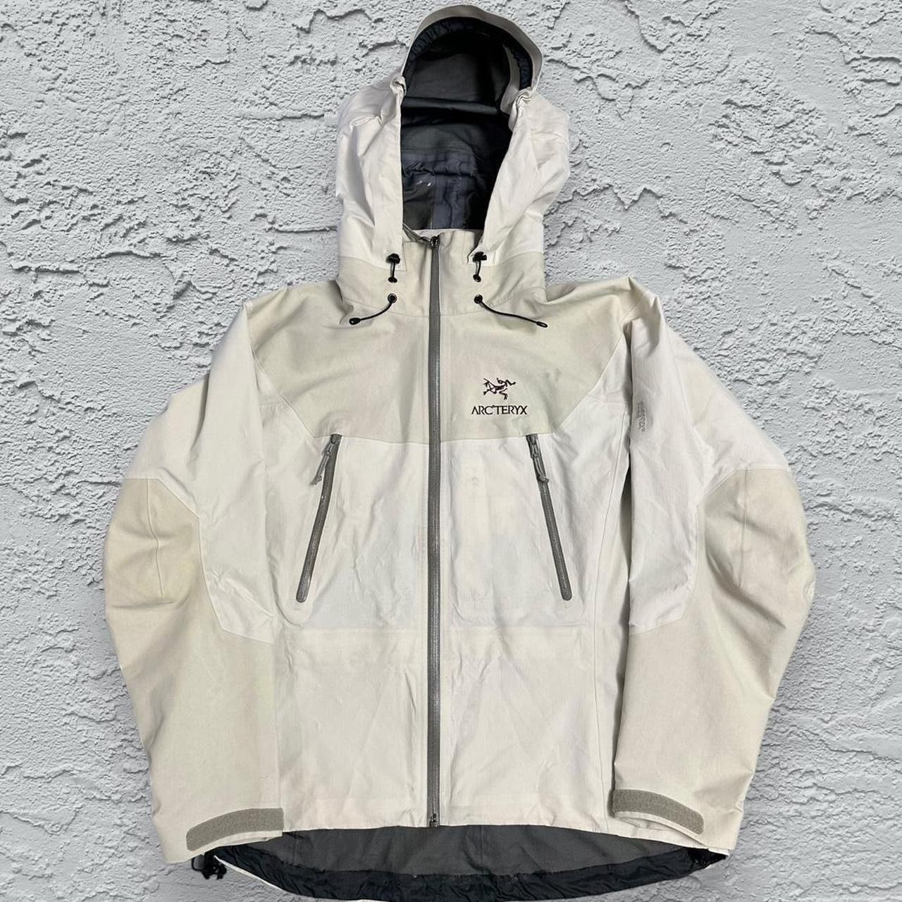 arc-teryx-japanese-brand-streetwear-rare-white-arcteryx-beta-ar