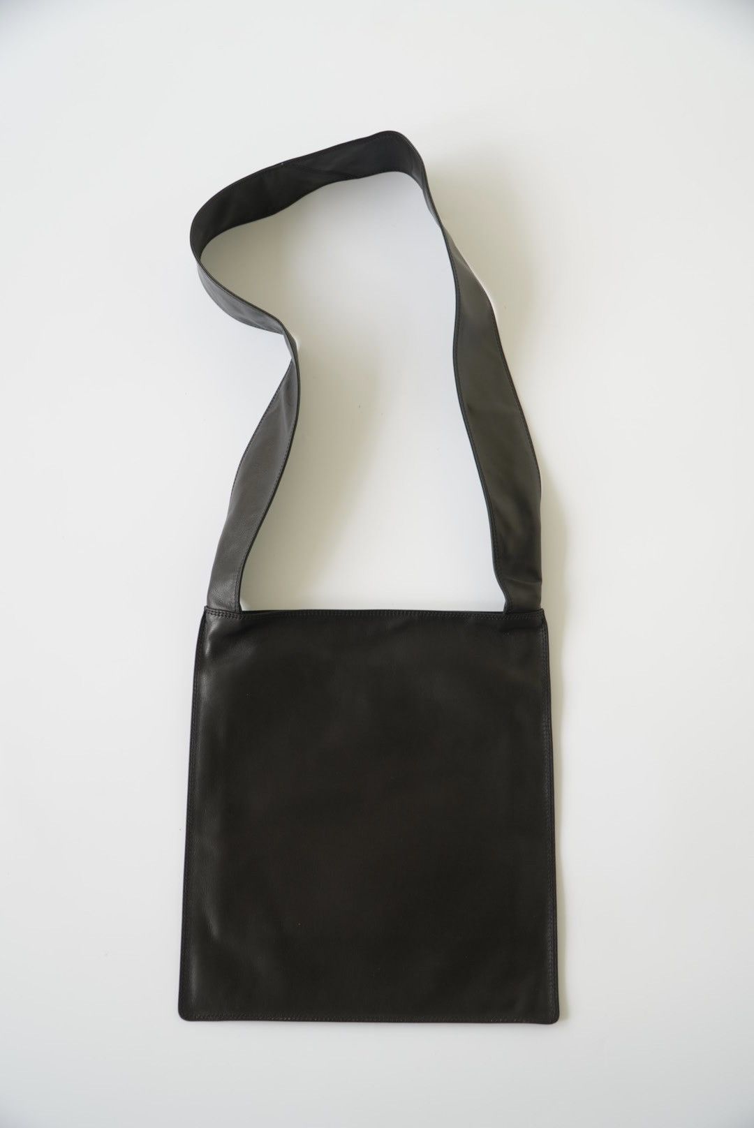 Chanel Chanel Black Leather Shoulder Bag Size ONE SIZE - 2 Thumbnail