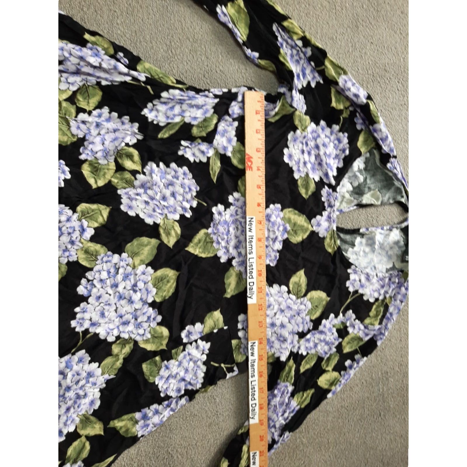 MINKPINK **MINK PINK Women’s Long Sleeve Black Floral Tunic Top Blouse Shirt** User: MINK PINK Women’s Medium Long Sleeve Black Floral Tunic Top Blouse Shirt Size M / US 6-8 / IT 42-44 - 5 Thumbnail
