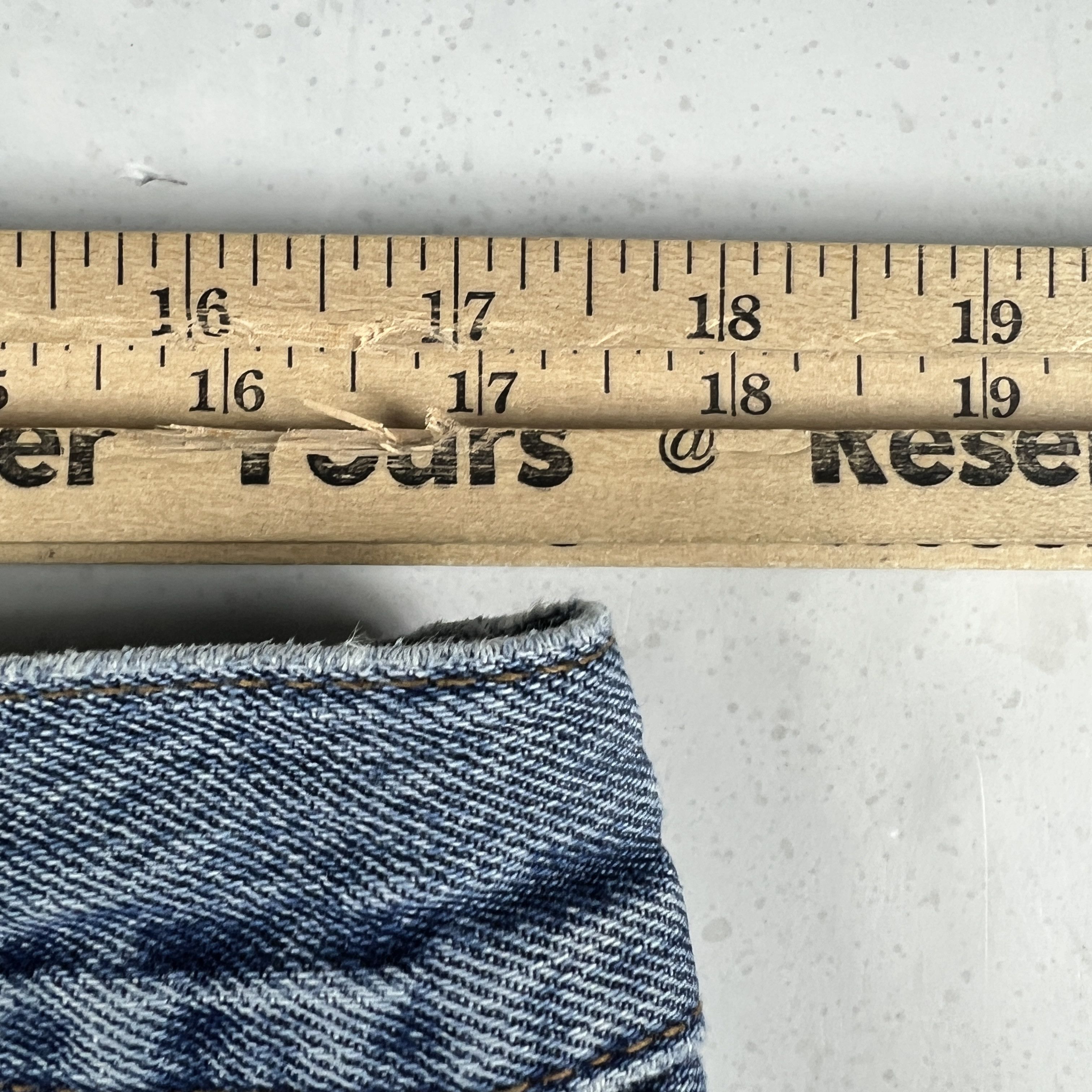 Levi's Levi's Jean Shorts 501 Straight Faded Cut Off Denim Jorts Size US 35 - 19 Thumbnail