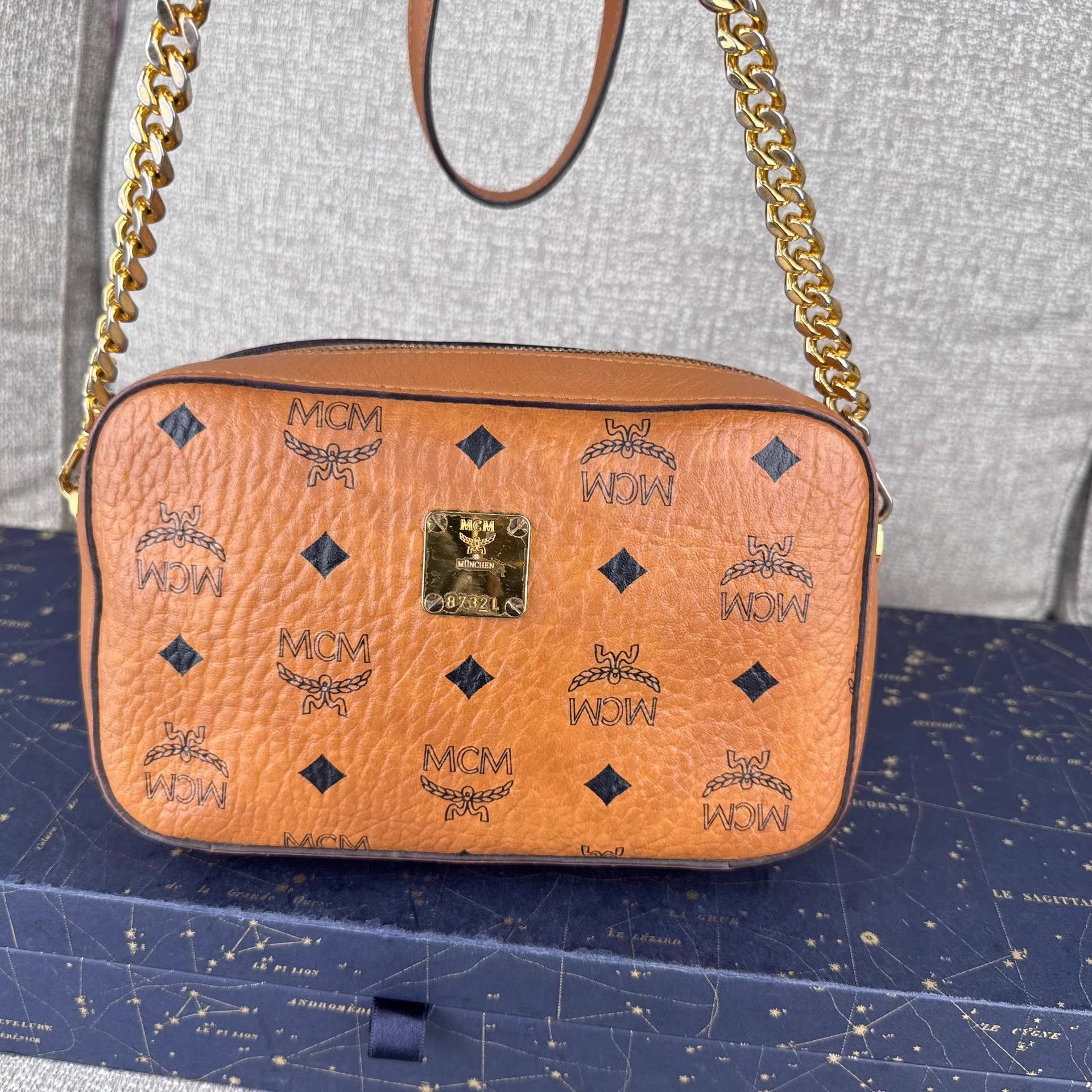 MCM MCM Vintage Cognac Camera Crossbody Chain Women's Bag Ｑ27 Size ONE SIZE - 1 Thumbnail