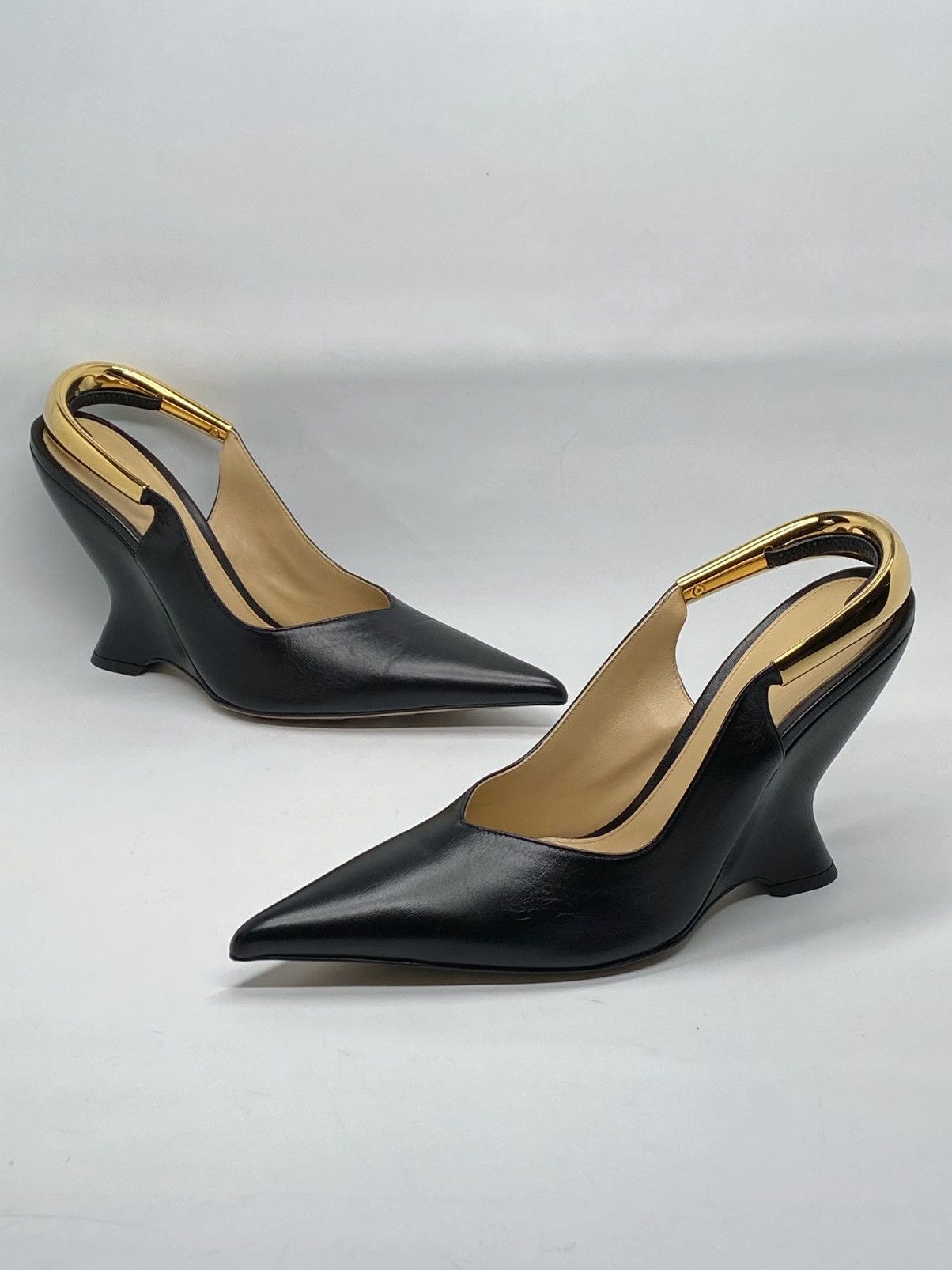 Bottega Veneta Bottega Veneta Punta 100 Leather Slingback Pumps size 37 Size US 7 / IT 37 - 11 Thumbnail