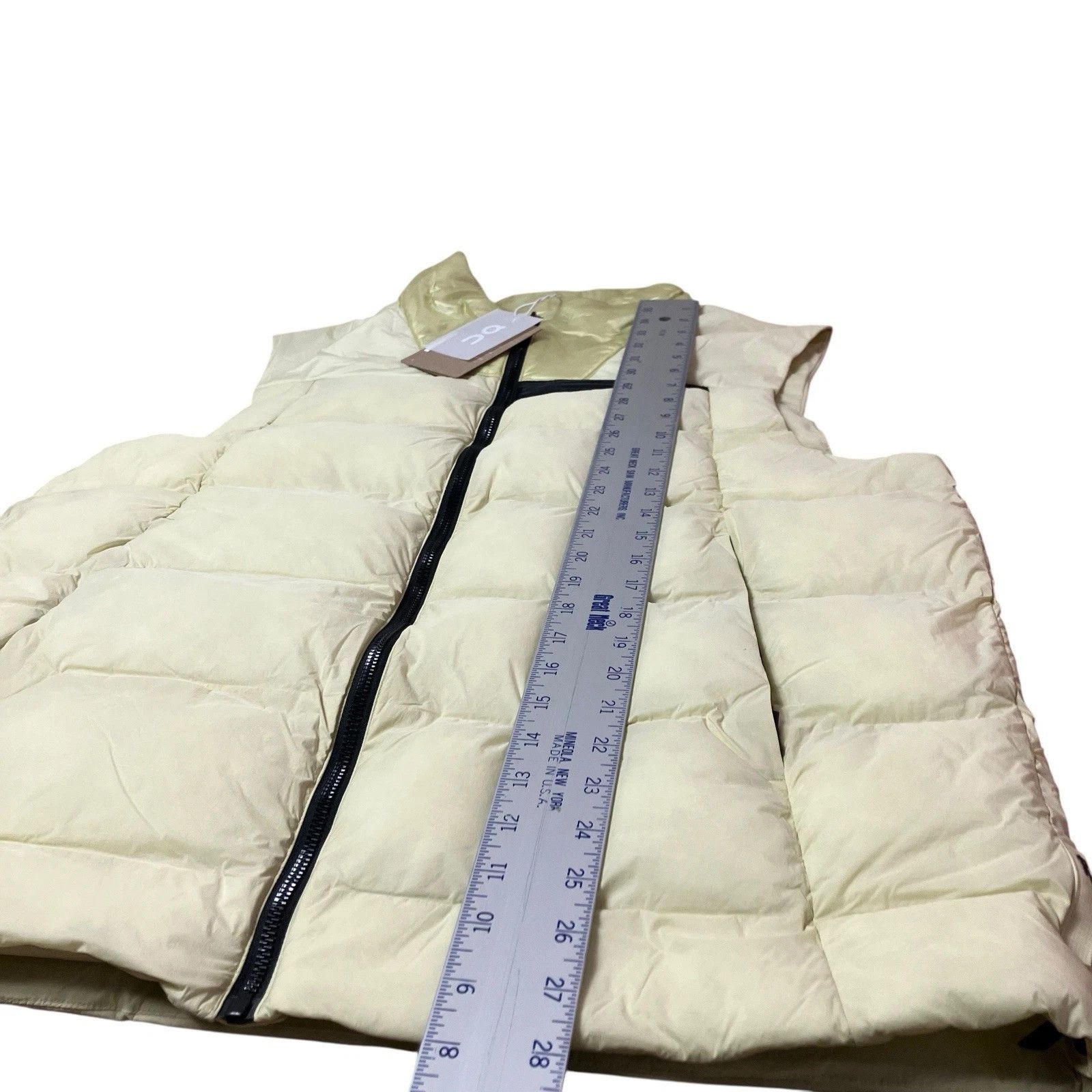 On On Running Challenger Vest Mens L Yellow Size US L / EU 52-54 / 3 - 15 Thumbnail