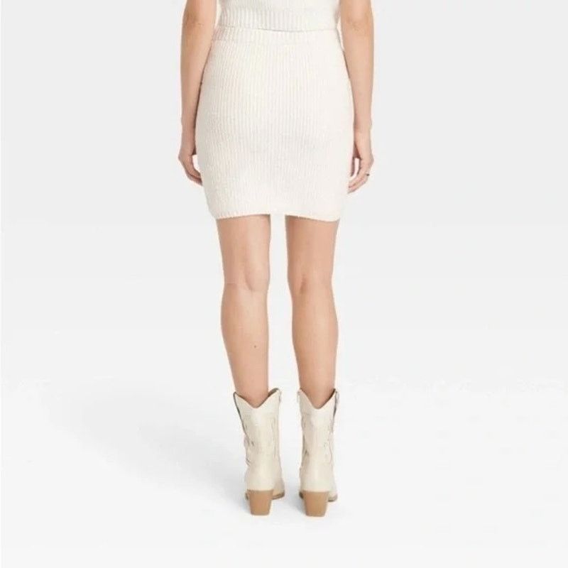 Target Basics Universal Thread Mini Sweater Skirt Cream Pull On Womens XS Size 25" / US 0 / IT 36 - 7 Thumbnail