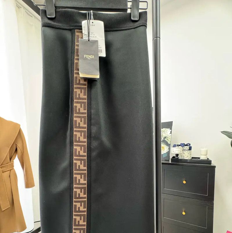 Fendi Fendi Black Midi Skirt with Logo 0089 Size 22" - 1 Thumbnail