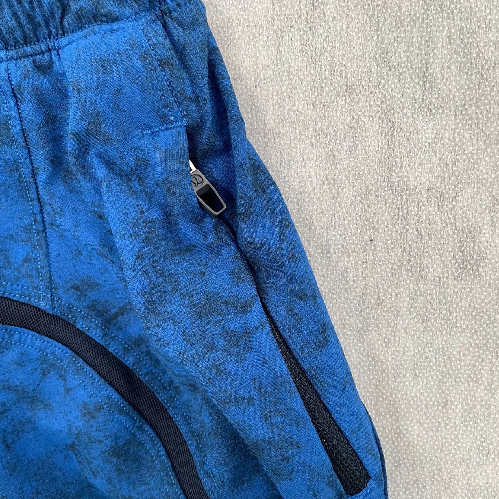 Lululemon VINTAGE Lululemon Shorts Men Small Active Drawstring PACE Breaker Gym Running 90s Blue Size US 29 - 4 Thumbnail