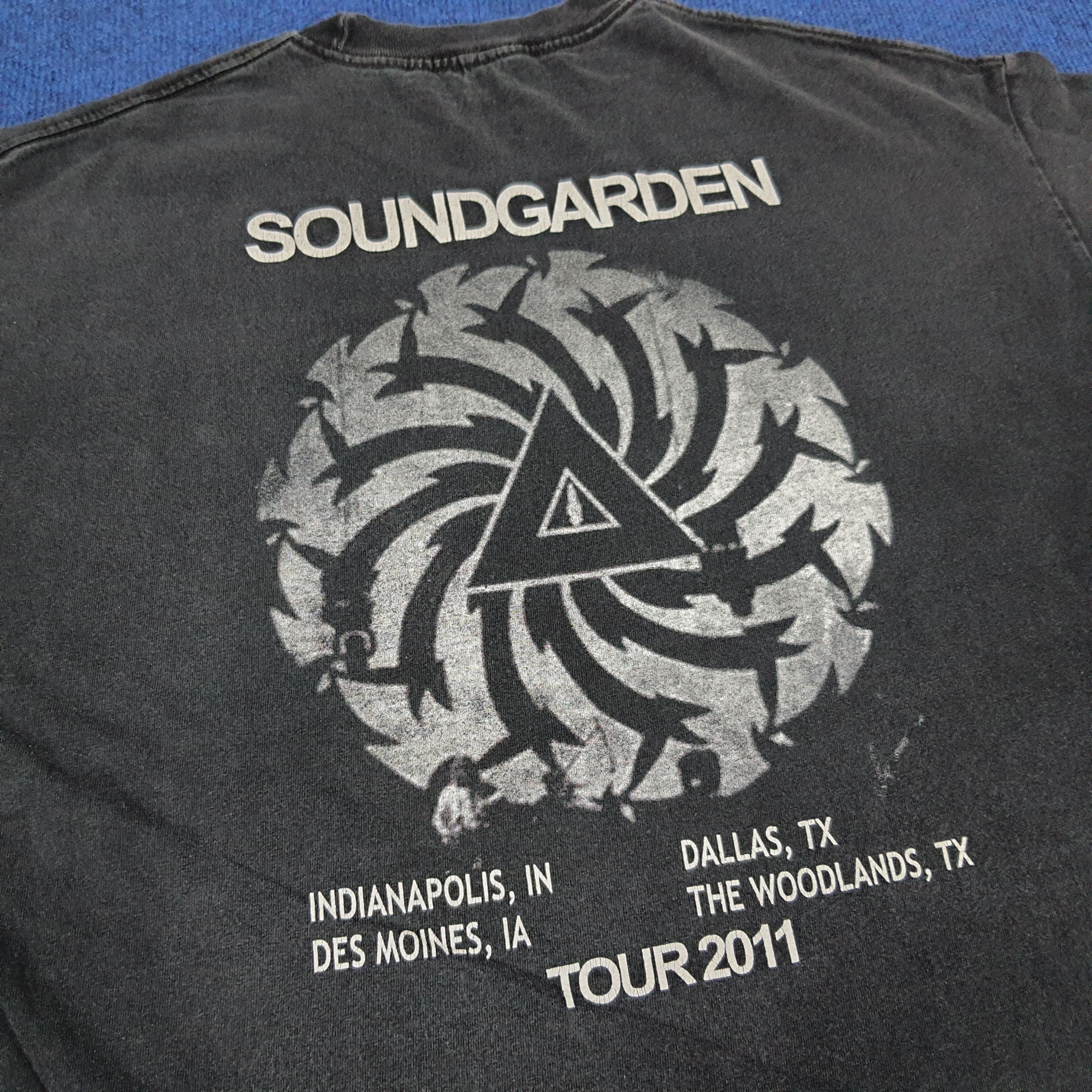 Band Tees × Vintage Vintage Soundgarden American Rock Band T-shirt Size US XL / EU 56 / 4 - 4 Thumbnail