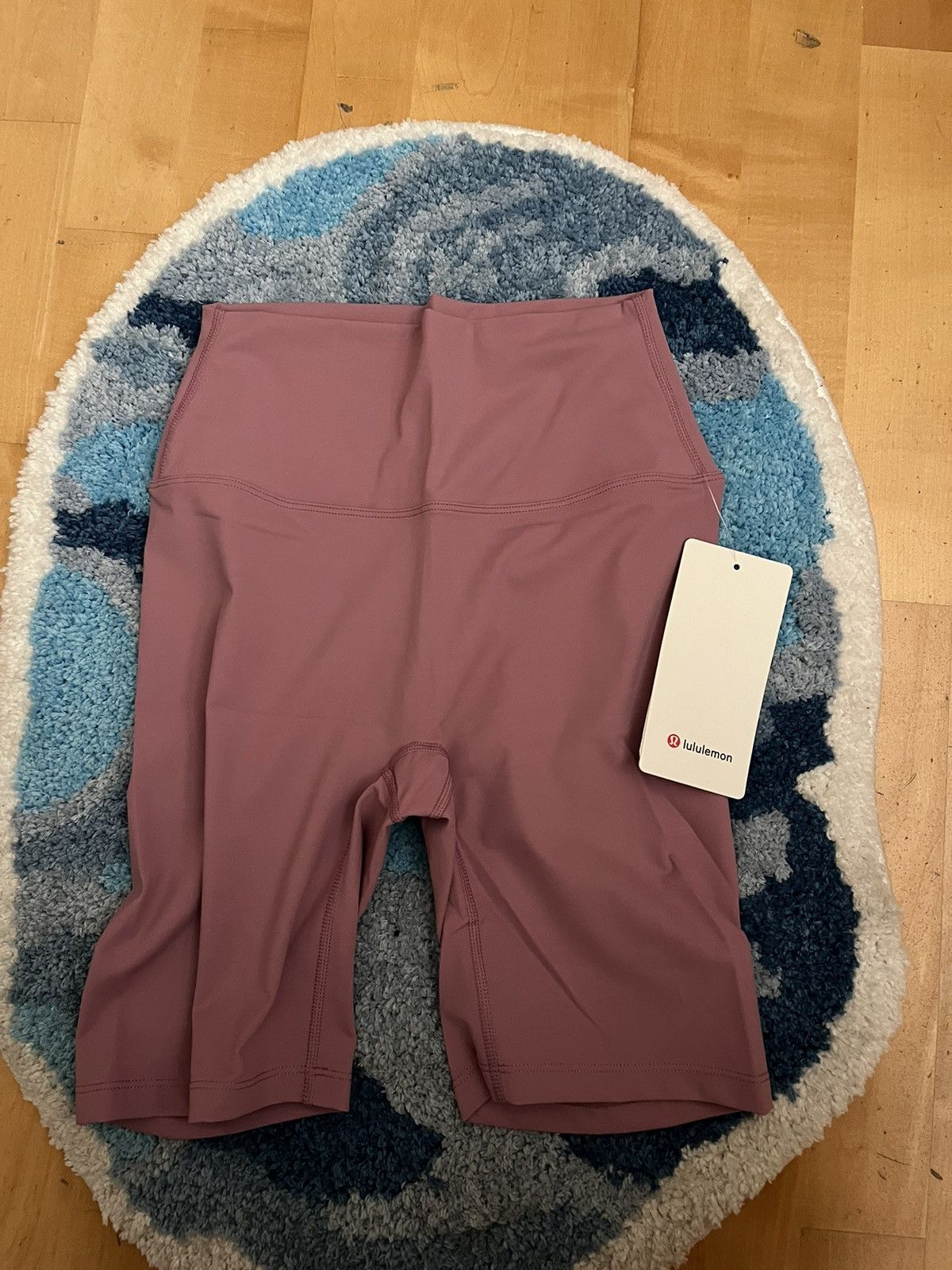 Lululemon Burgundy Lulu lemon shorts Size 28" / US 6 / IT 42 - 1 Thumbnail