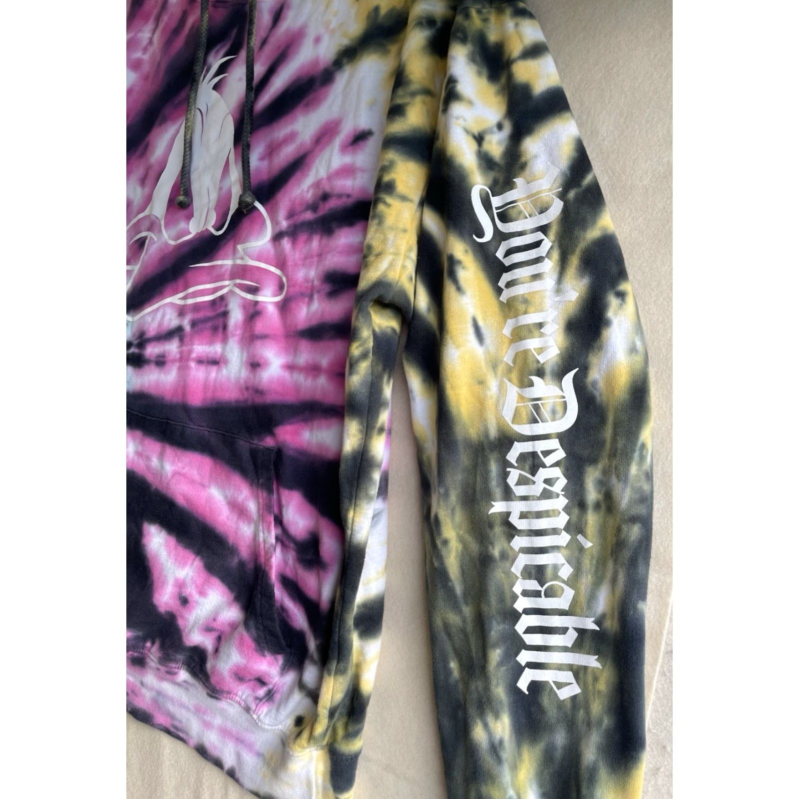 Vintage VINTAGE Six Flags Hoodie Unisex Adults XL Tie Dye Daffy Duck Graphic Print Long Sleeve Pullover Yellow Pink Blue Size US XL / EU 56 / 4 - 3 Thumbnail