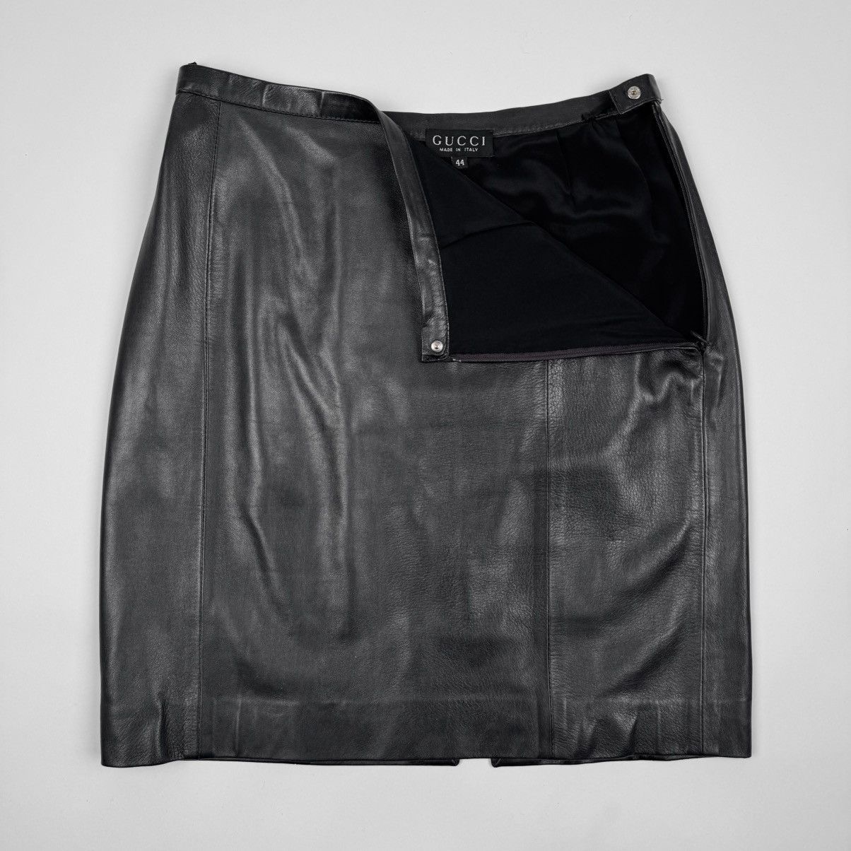 Gucci Gucci By Tom Ford FW1997 Black Leather Short Skirt Size 30" / US 8 / IT 44 - 2 Thumbnail