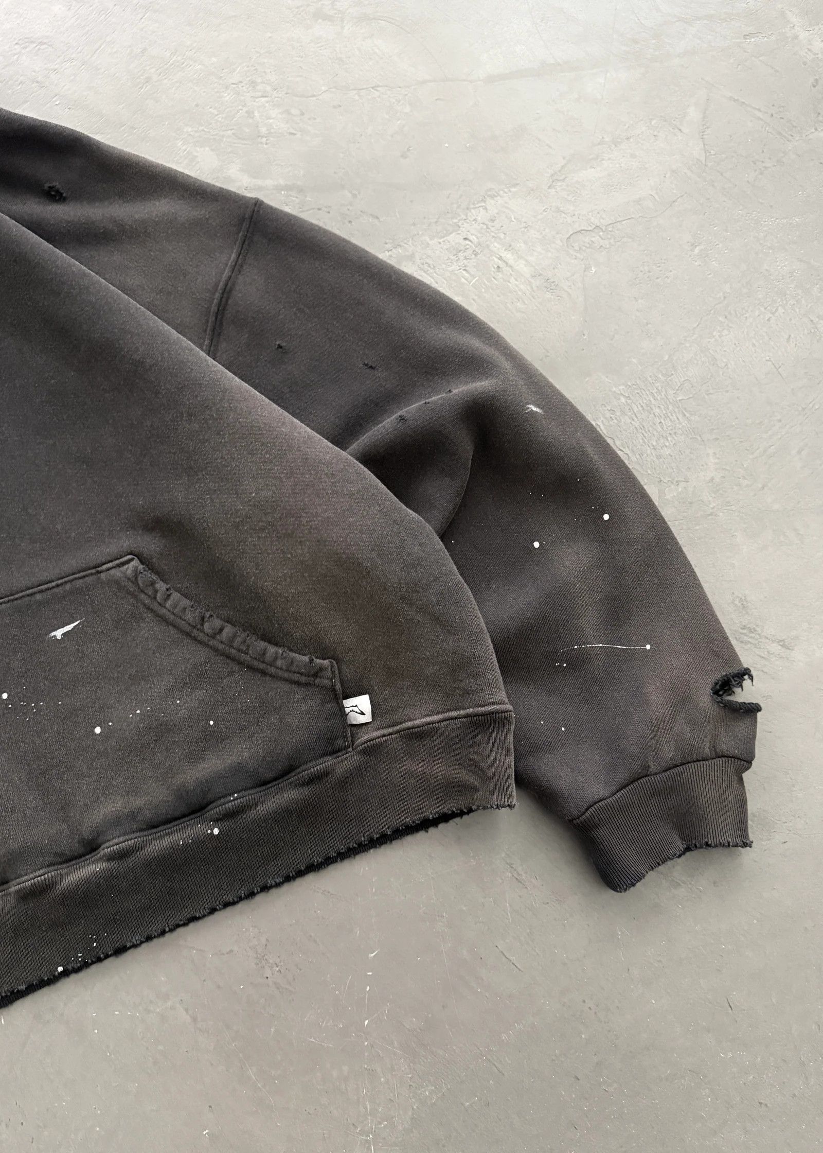 Akimbo Club Akimbo "WATCH-PEEKER" DISTRESSED HOODIE - SUN FADED BLACK Size US S / EU 44-46 / 1 - 6 Thumbnail