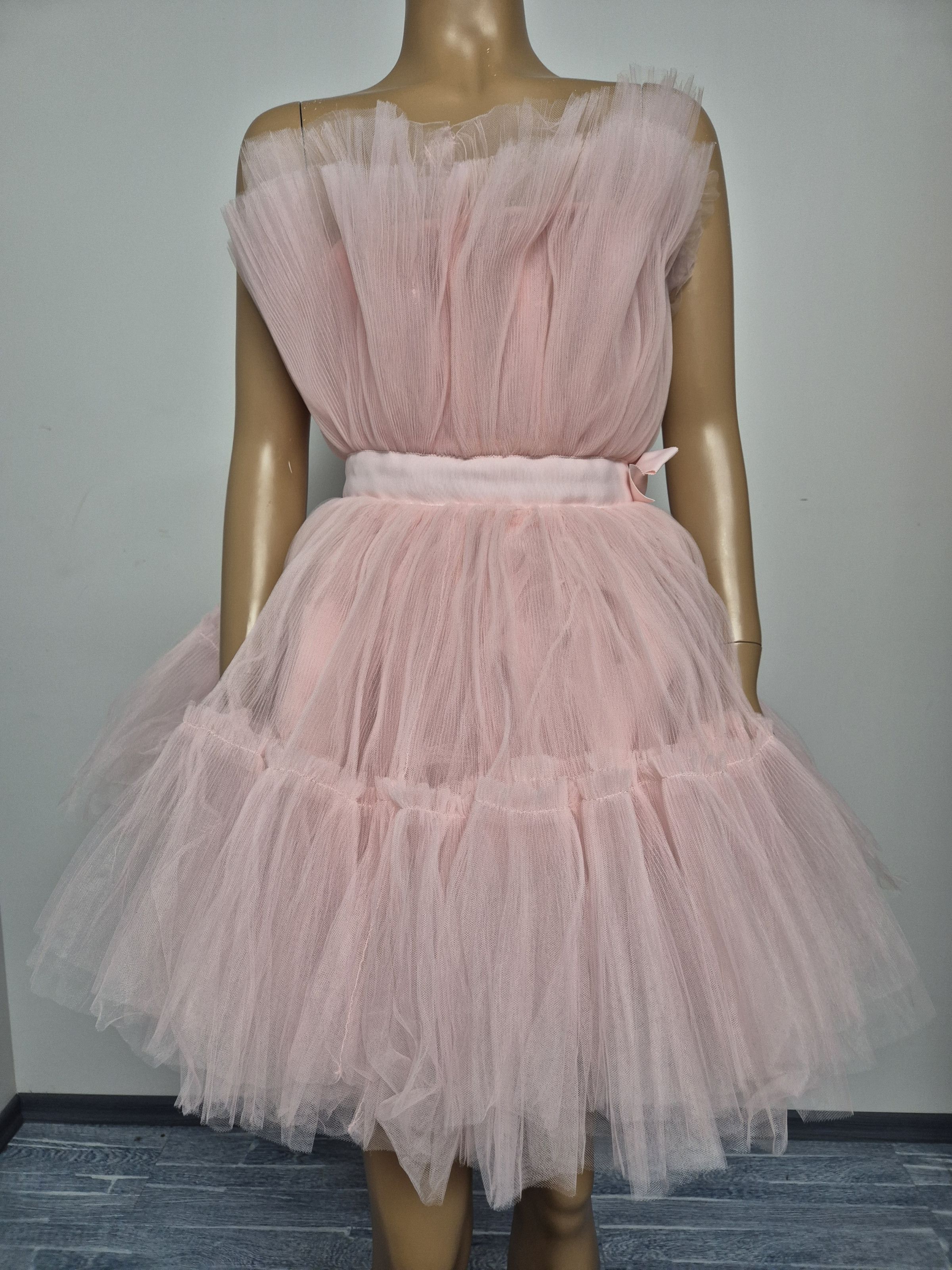 Giambattista Valli  H&M Giambattista Valli + H&M pink mini tulle dress |  Grailed
