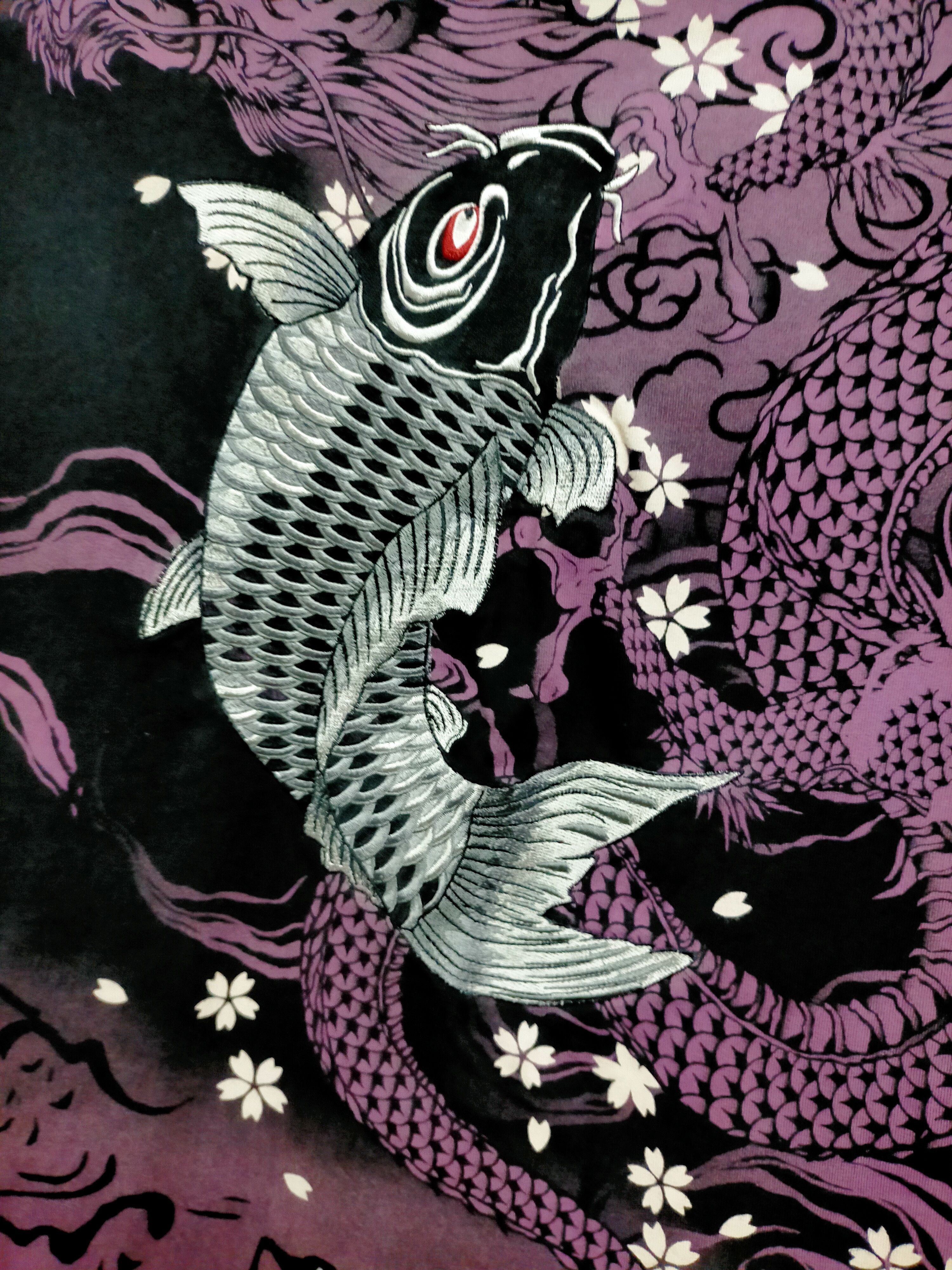 Japanese Brand Karakuri Tamashi Embroiderd Fish koi x Dragon tee Size US L / EU 52-54 / 3 - 5 Thumbnail