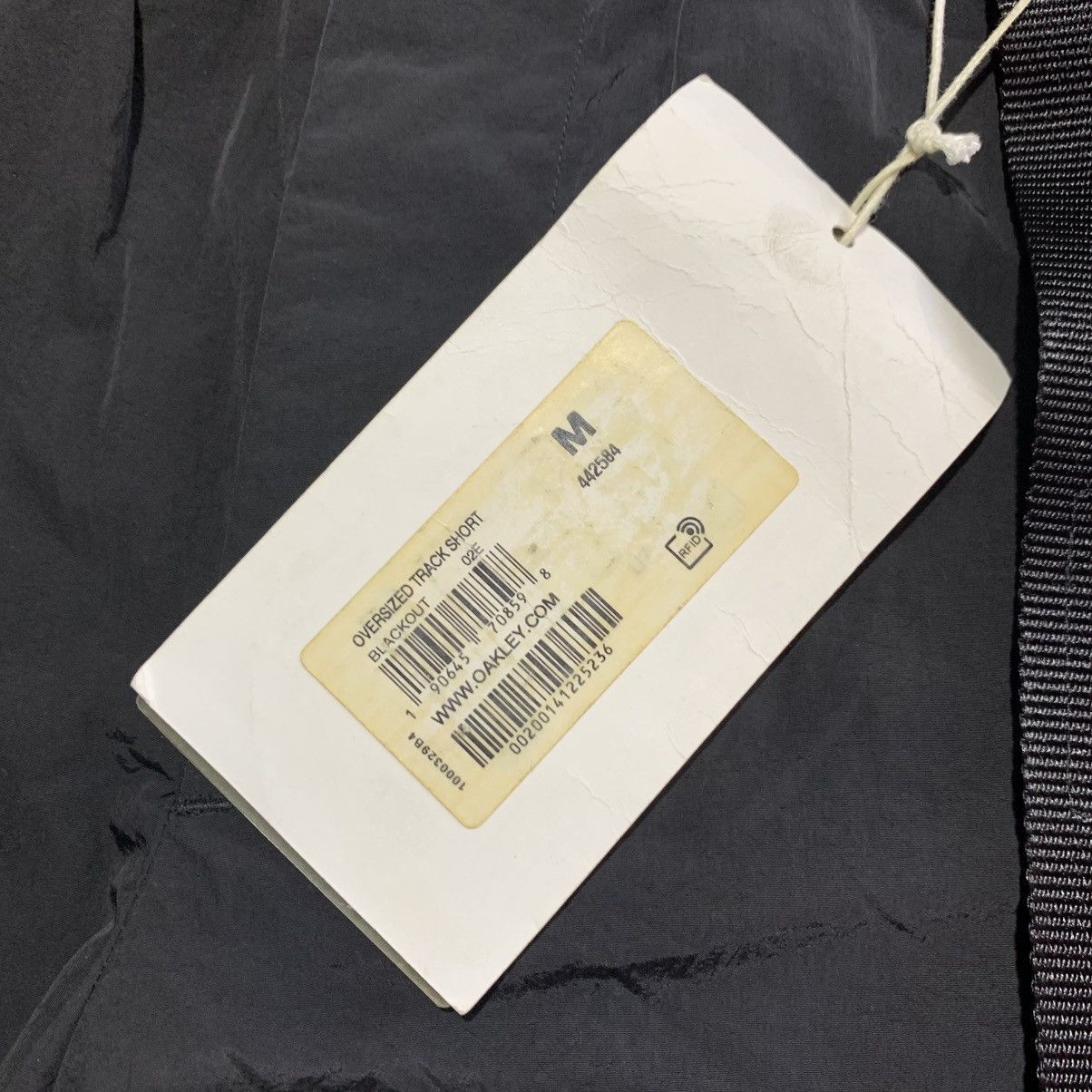 Oakley × Samuel Ross Oakley x Samuel Ross Blackout Oversized Track Short Size US 34 / EU 50 - 7 Thumbnail