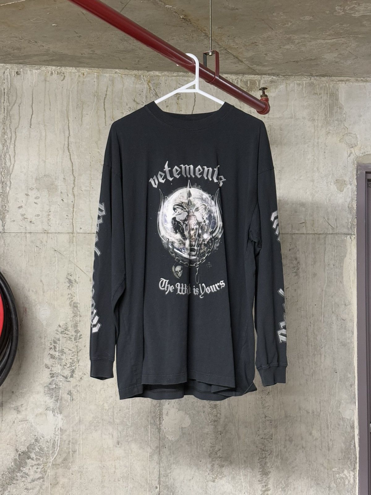 VETEMENTS The World Motorhead ロングTシャツ VETEMENTS Vetements X The World Motorhead Longsleeve in