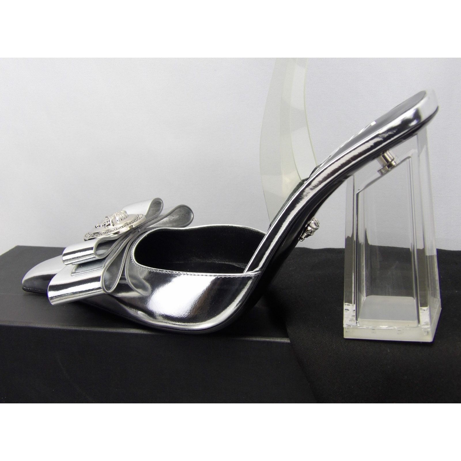 Versace VERSACE SILVER LEATHER COIN MEDUSA HEAD SANDALS PUMPS 36 ITA Size US 6 / IT 36 - 3 Thumbnail