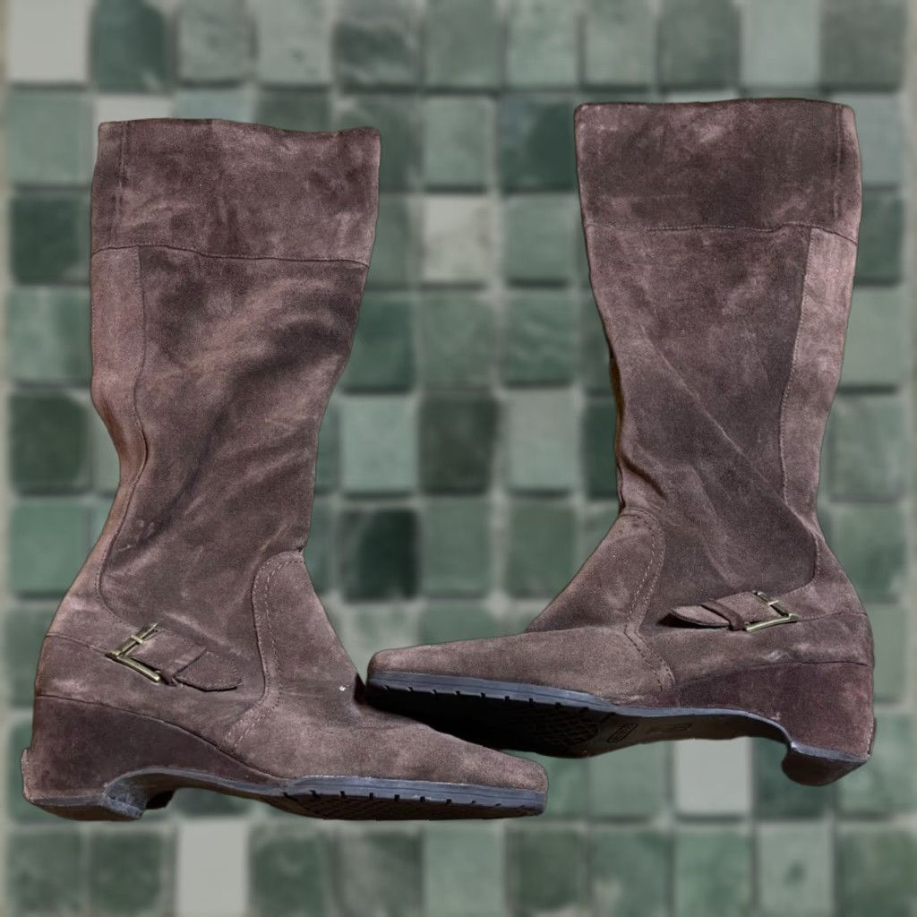 Vintage **Aerosoles Brown Women's Knee High Boot Size 9.5** User: **Aerosoles Brown Women's Knee High Zip Boot Size 9.5** Size US 10 / IT 40 - 1 Thumbnail
