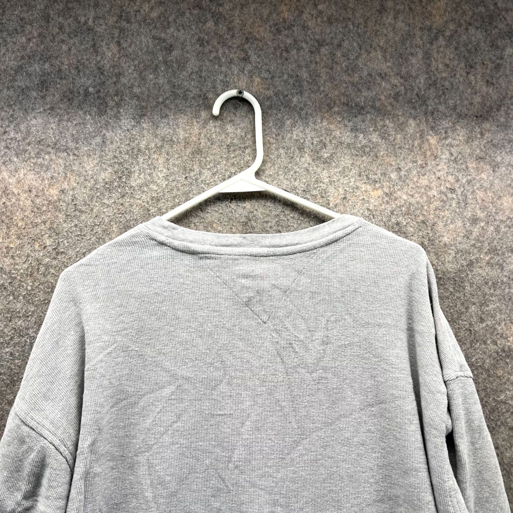 Tommy Hilfiger VINTAGE Tommy Hilfiger Sweater Men XXL Adult Gray Crewneck Pullover Fleece 90s Size US XXL / EU 58 / 5 - 2 Thumbnail