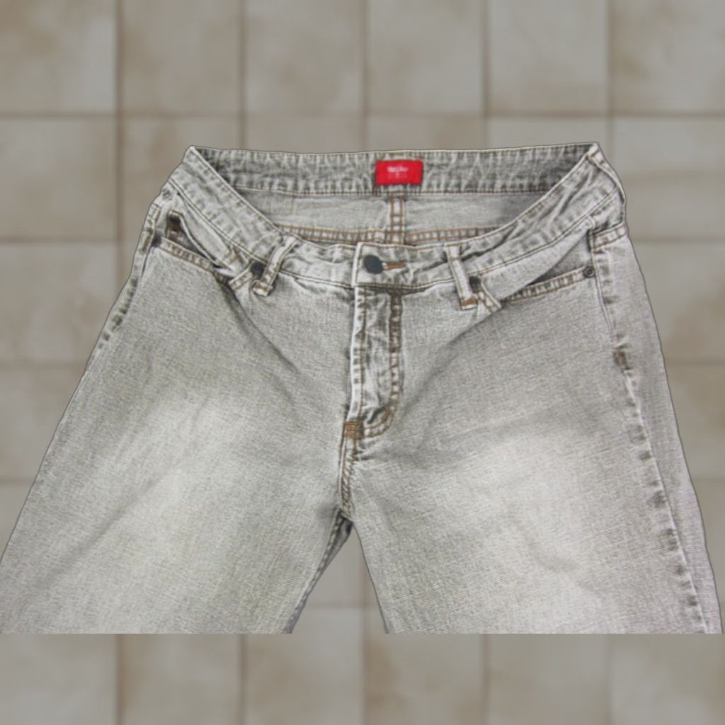Mossimo Mossimo Jeans Womens 7 Gray Stretch Low Rise Flare Straight Baggy Denim Size 29 Inseam 30 in Size 28" / US 6 / IT 42 - 1 Thumbnail