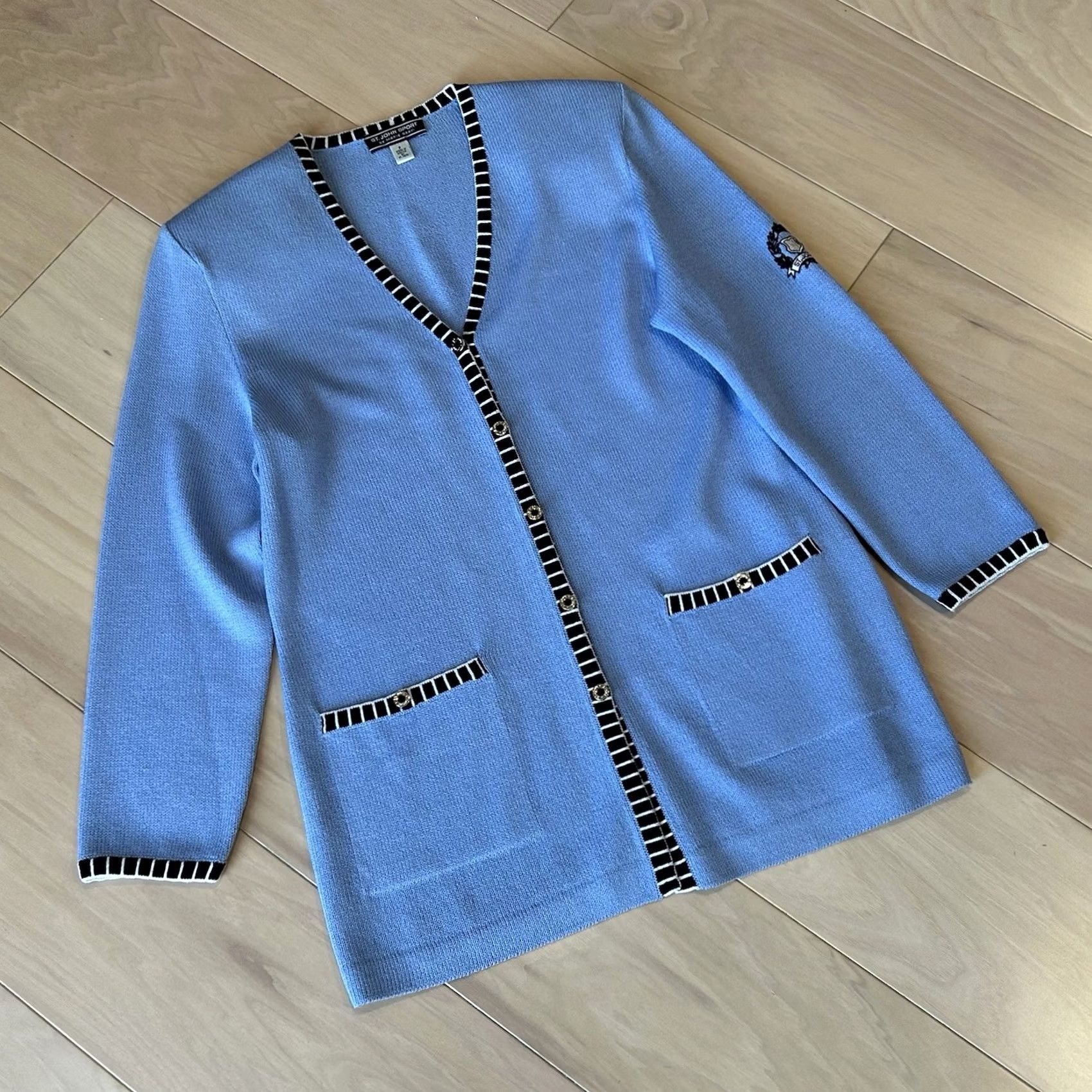 St. John St. John Sport Santana Knit Cardigan Light Blue Long Sleeve Women’s P Cardigan Wool Blend Tight-Knit Pockets V-Neck Modern Classic Womens Size S / US 4 / IT 40 - 2 Thumbnail