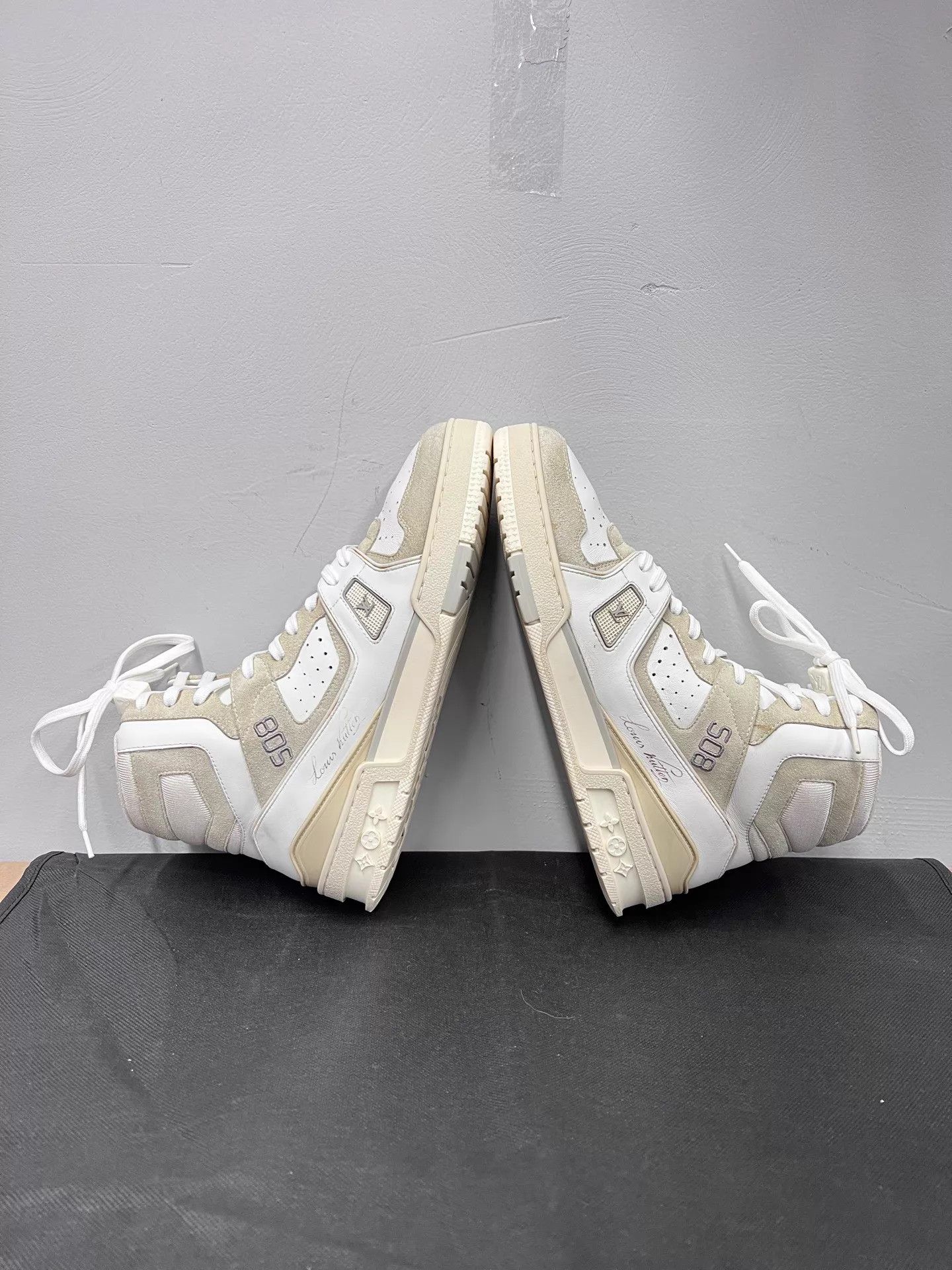 Louis Vuitton Louis Vuitton Trainer Gray White High Top US 6.5 / EU 40.5 Size US 7.5 / EU 40-41 - 6 Thumbnail