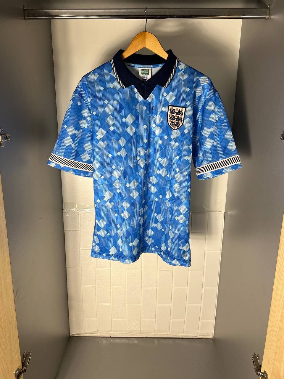 Vintage VERY RARE UMBRO ENGLAND RETRO SOCCER JERSEY MANCHESTER 90s Size US M / EU 48-50 / 2 - 1 Thumbnail