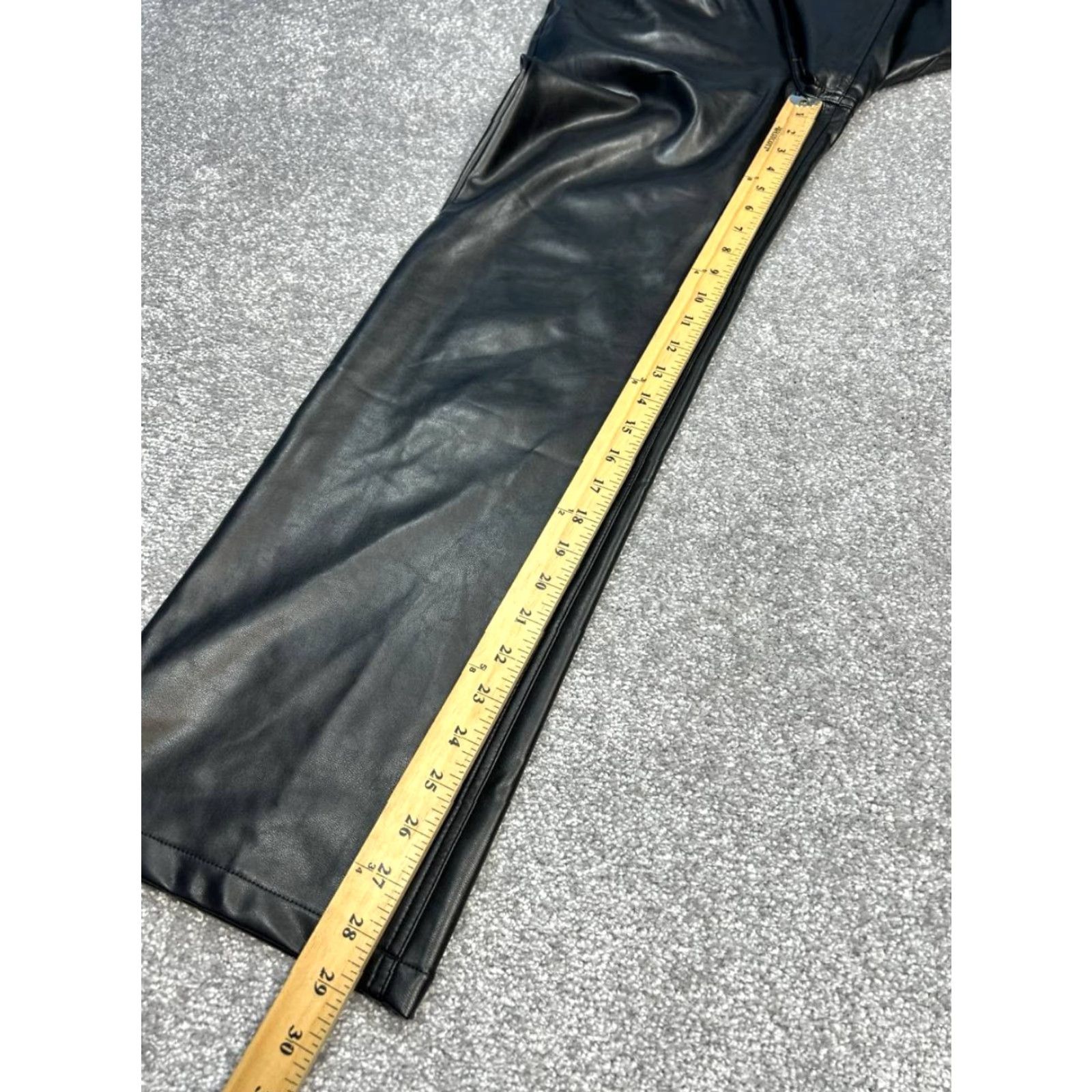 Abercrombie & Fitch Abercrombie & Fitch Pants 27 Black Relaxed Ankle Faux Leather 90s Modern Womens Size 27" / US 4 / IT 40 - 2 Thumbnail
