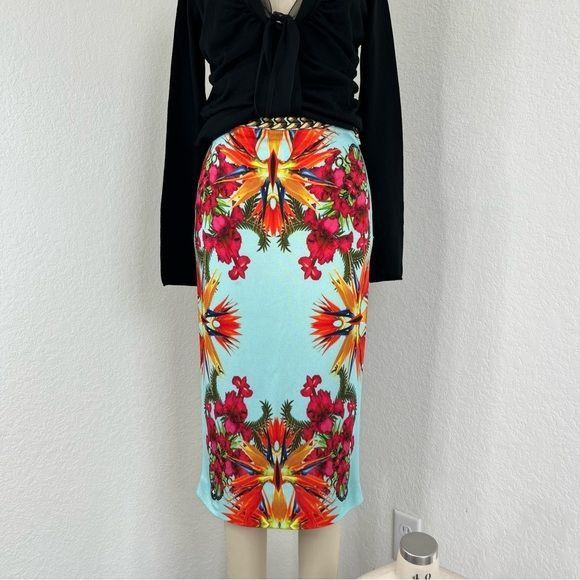 Givenchy Givenchy Birds of Paradise Resort 12 Collection Ricardo Tisc Size 27" / US 4 / IT 40 - 8 Thumbnail