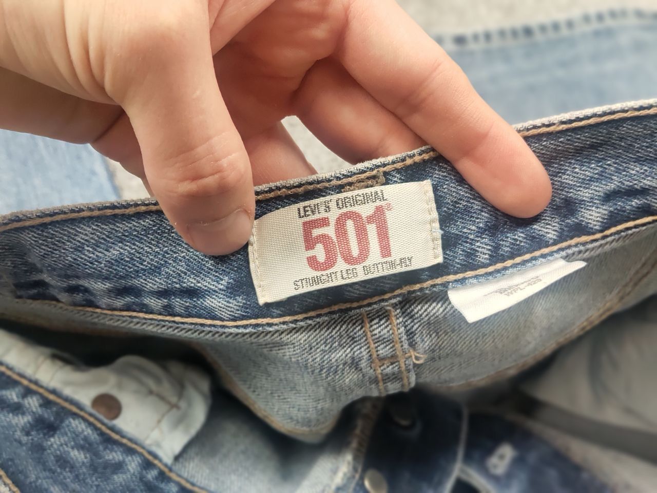 Levi's Vintage Levis 501 Straight Leg Distressed Faded Denim Jeans Size US 33 - 14 Thumbnail