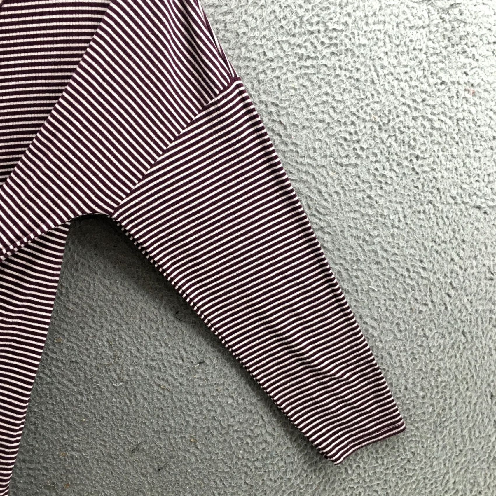 Vintage Evri Button Up Tee Casual Top Womens 1X Burgundy Striped Tie Front Long Sleeve Shirt Ladies 1X Red Size XL / US 12-14 / IT 48-50 - 4 Thumbnail
