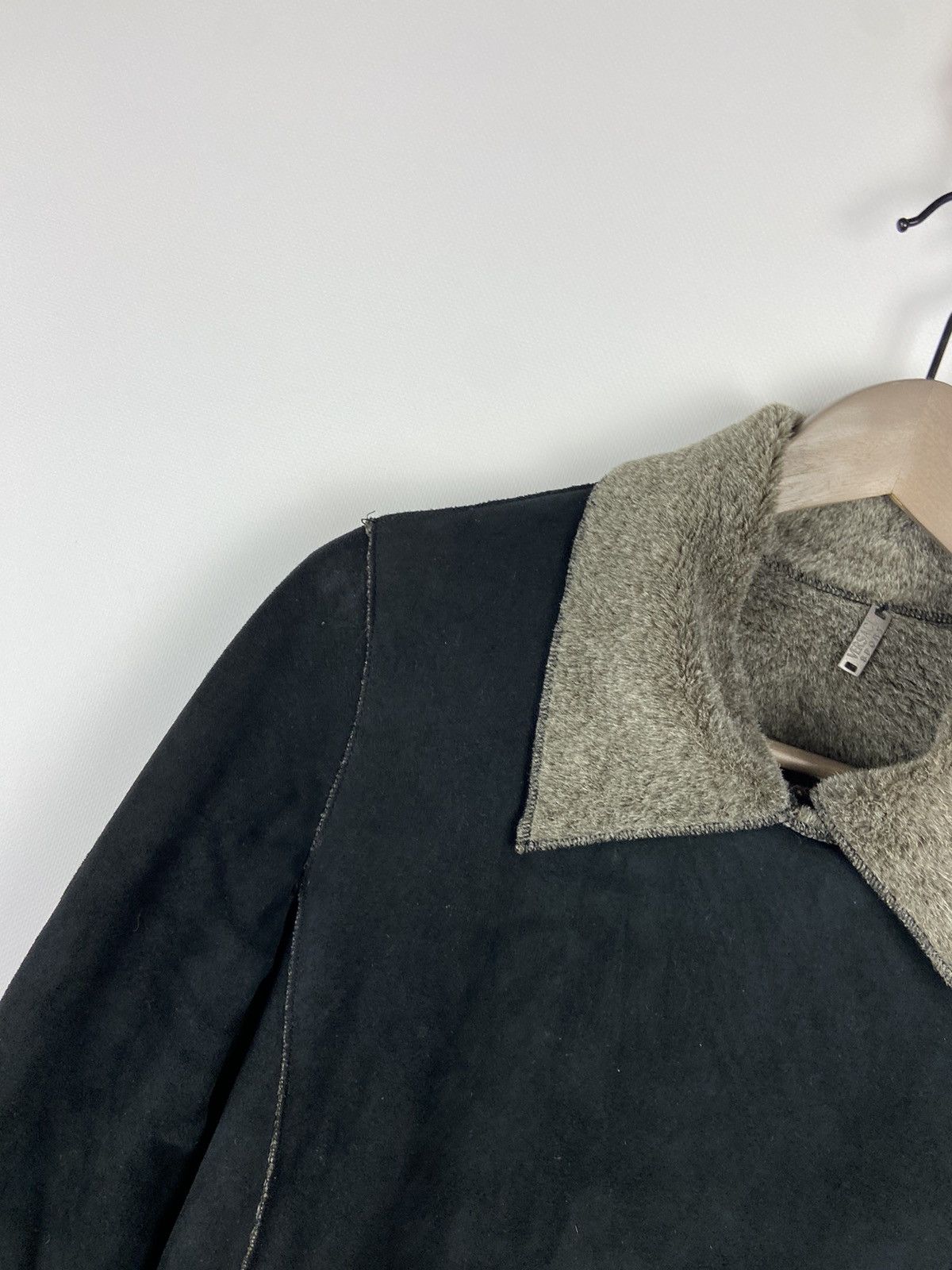 Vintage Vintage Versace Sport Black Micro Suede Faux Fur Lined Coat Size S / US 4 / IT 40 - 6 Thumbnail