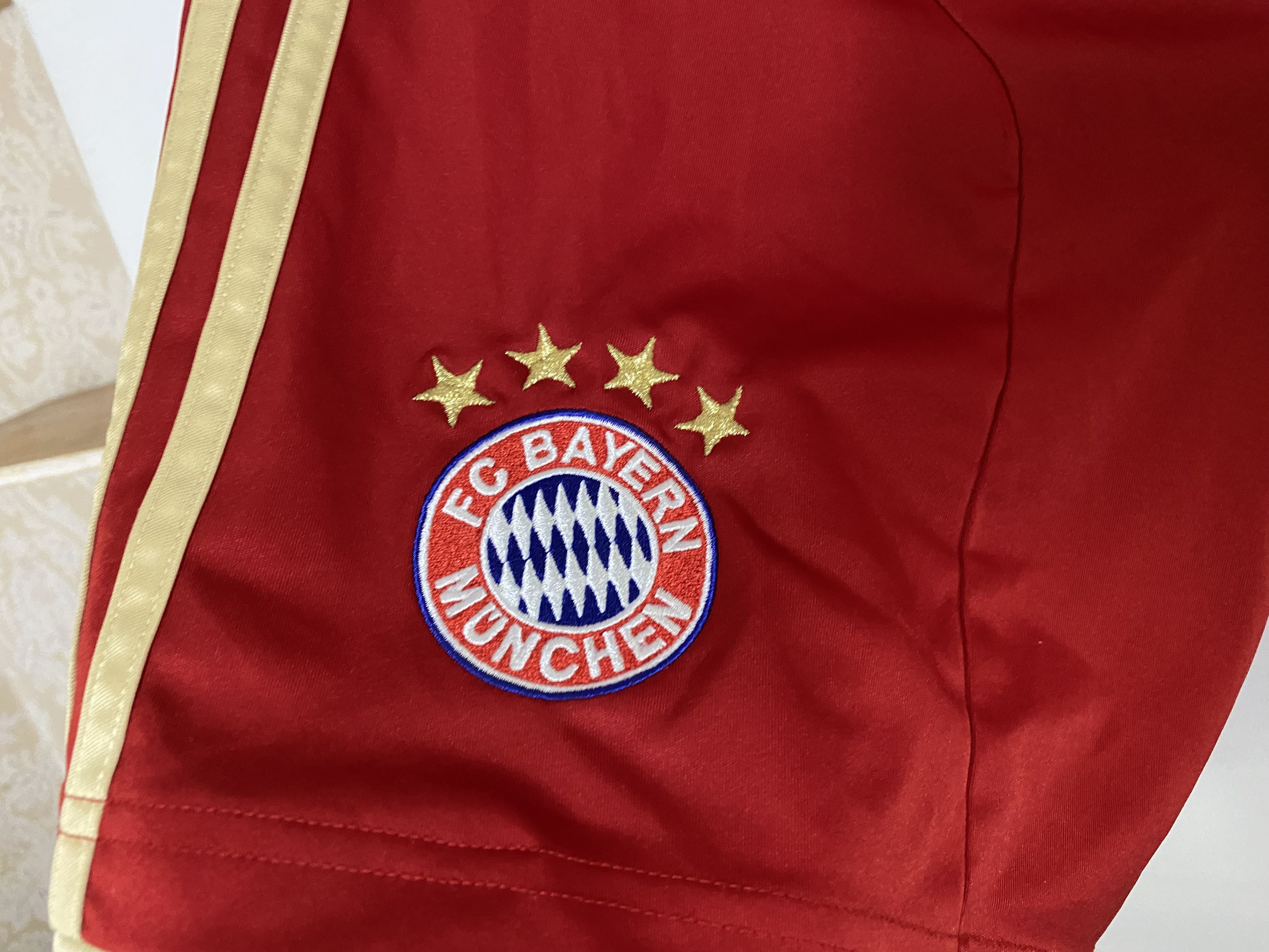 Adidas BAYERN MUNCHEN 2012 2013 HOME FOOTBALL SOCCER SHORTS Size US 32 / EU 48 - 5 Thumbnail