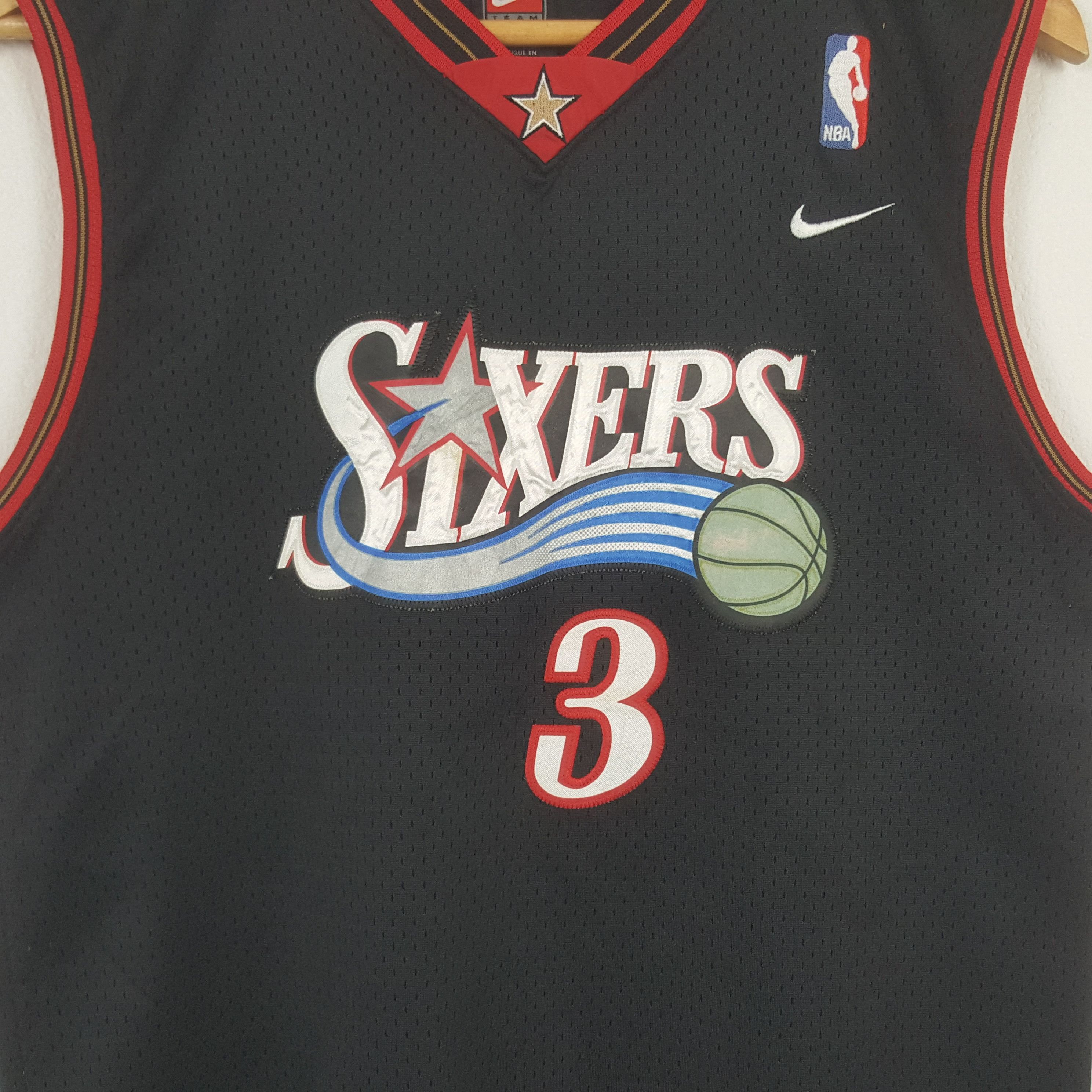 Nike Vintage NIKE Sixers 3 Allen Iverson NBA Tshirt RR17 Size US S / EU 44-46 / 1 - 2 Thumbnail