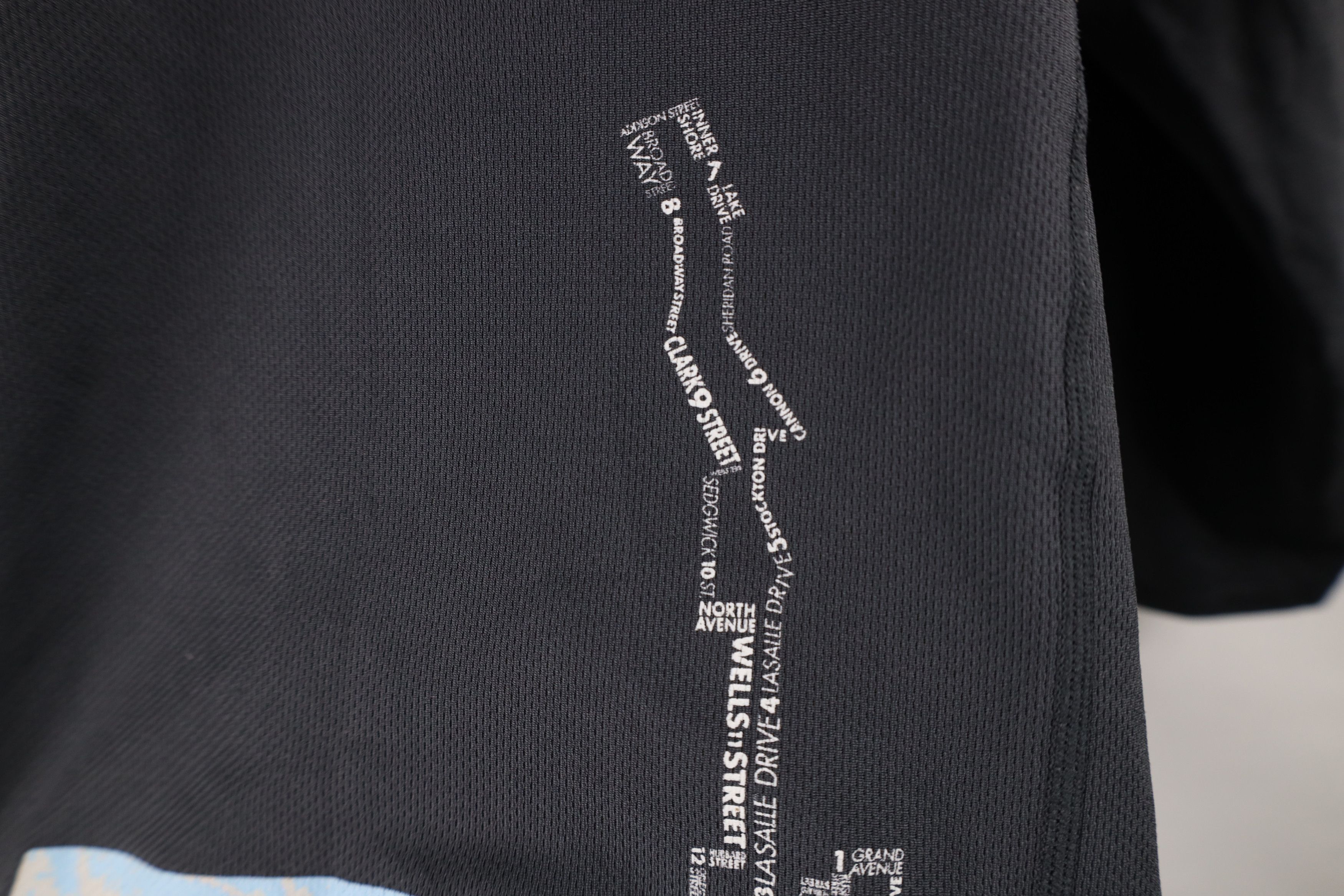 Nike Y2K Nike Chicago Marathon Center Swoosh Long Sleeve T-Shirt Size US XXL / EU 58 / 5 - 11 Thumbnail