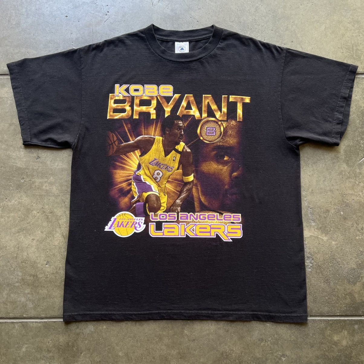 NBA VTG ‘90s Kobe Bryant Gold Coin NBA Tee Shirt Basketball Size US L / EU 52-54 / 3 - 1 Thumbnail