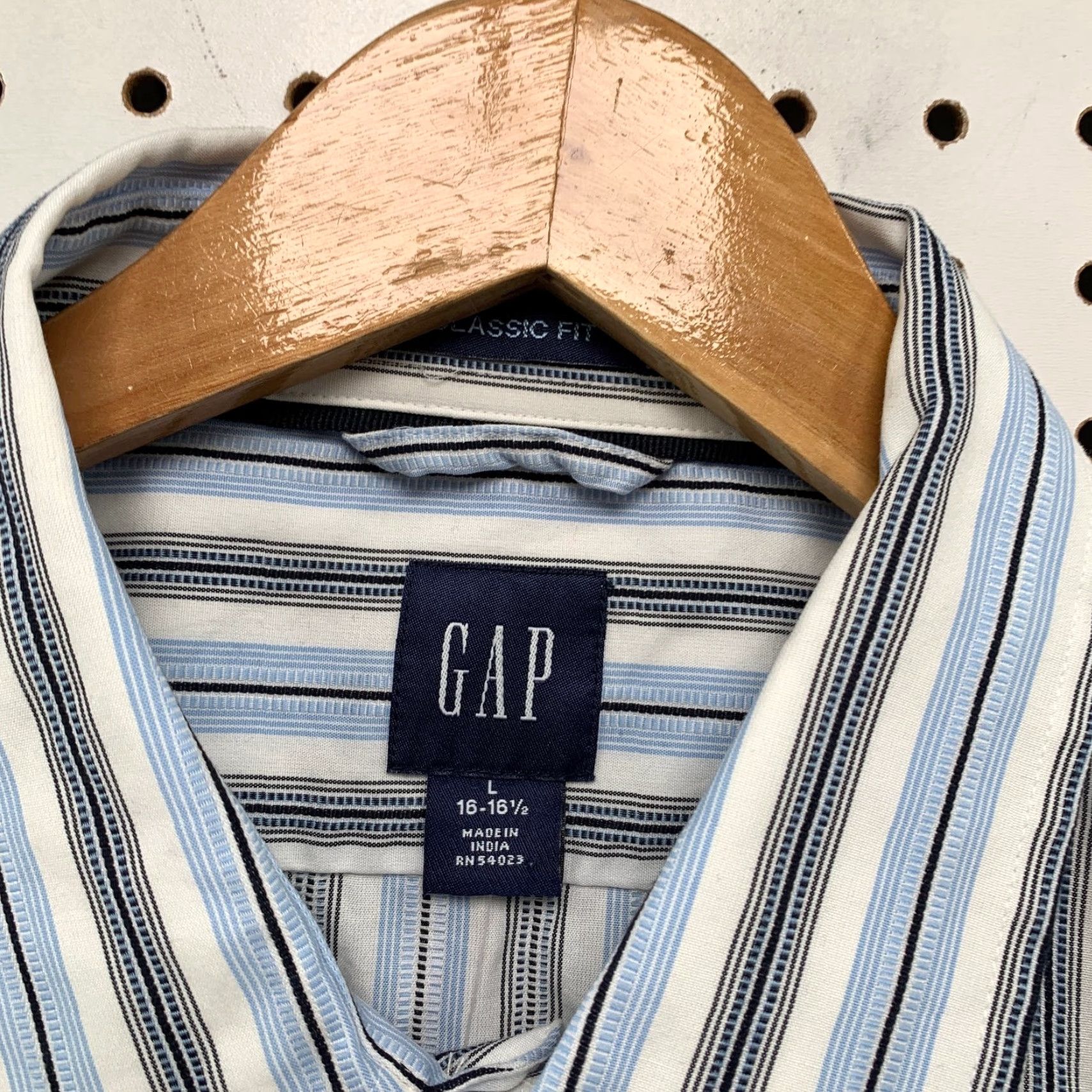 Gap VINTAGE GAP Button-Up Shirt Mens XL Blue Striped Long Sleeve Classic Fit Collared Button N/A Size US XL / EU 56 / 4 - 2 Thumbnail