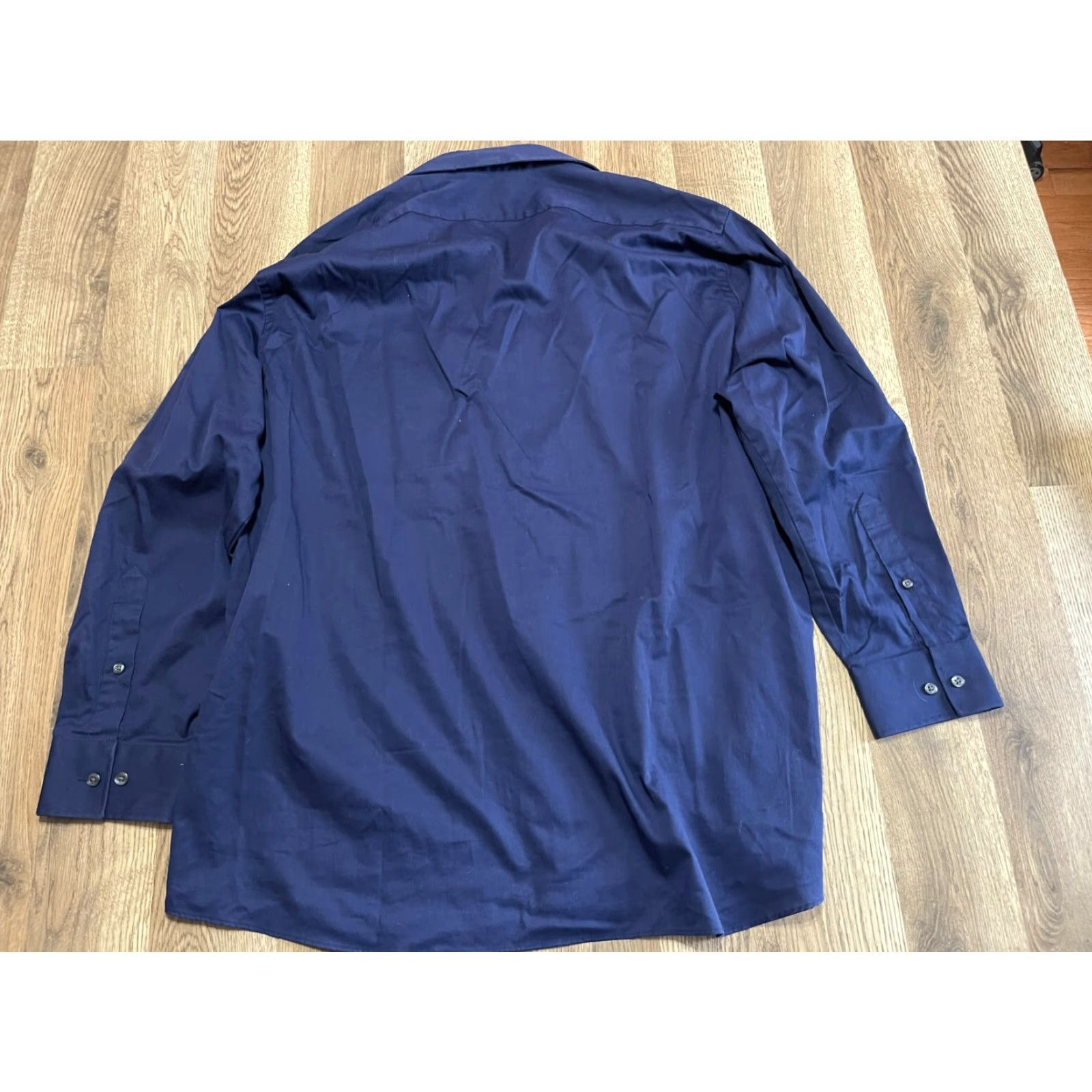 Van Heusen Van Heusen Shirt Men 17.5 32/33 Navy Blue Reg Fit Stretch Button Up Casual Size US XXL / EU 58 / 5 - 2 Thumbnail