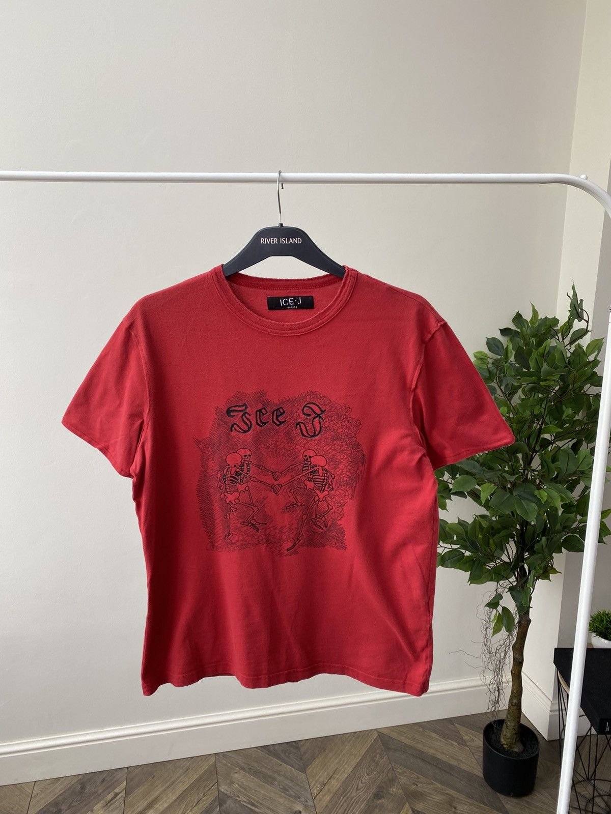 Iceberg × Vintage Vintage Iceberg Y2K red T-Shirt Size US M / EU 48-50 / 2 - 2 Thumbnail