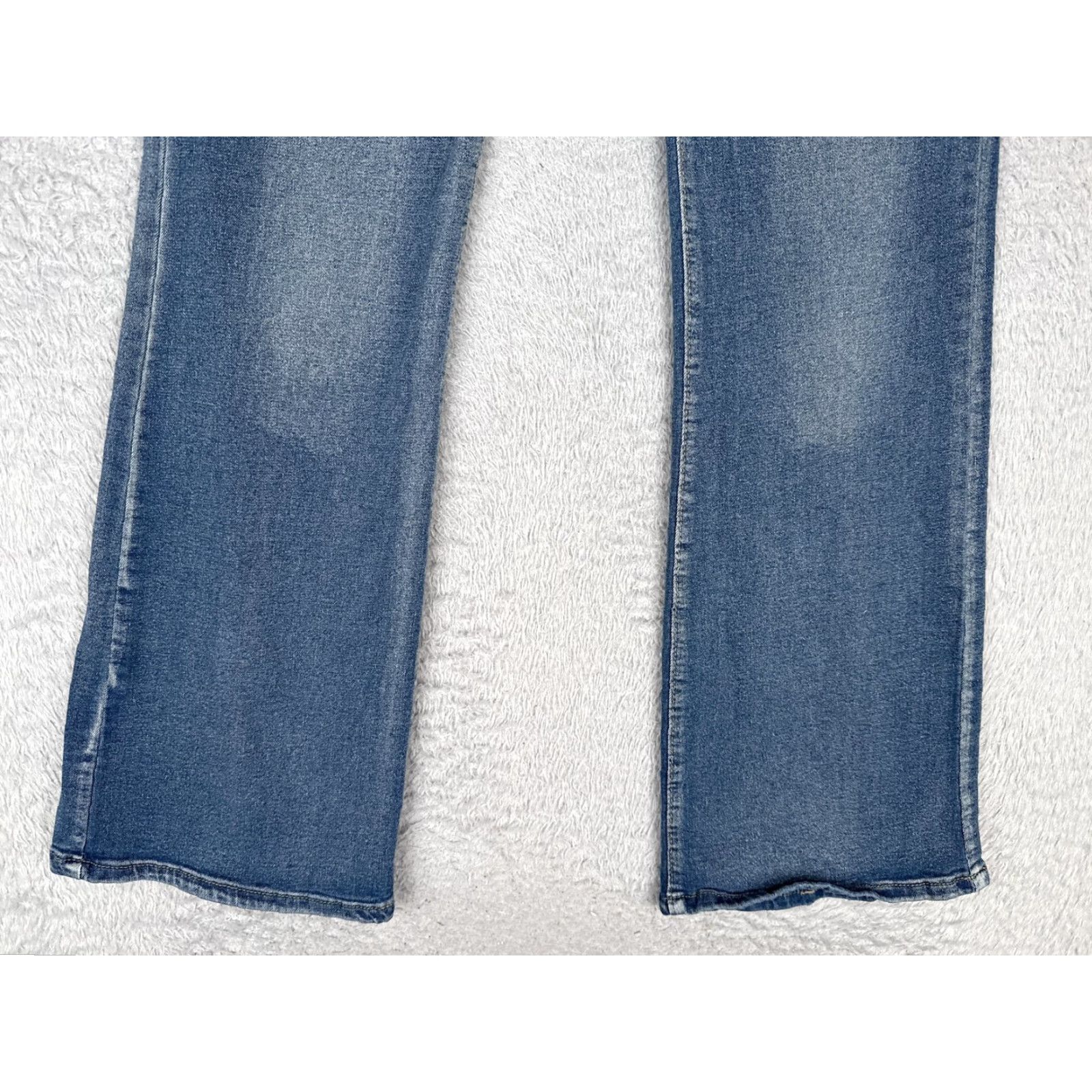 Vintage Blue Jeans Womens 28x30 Straight Leg High Rise Denim Medium Wash Classic Fit Size 28" / US 6 / IT 42 - 2 Thumbnail